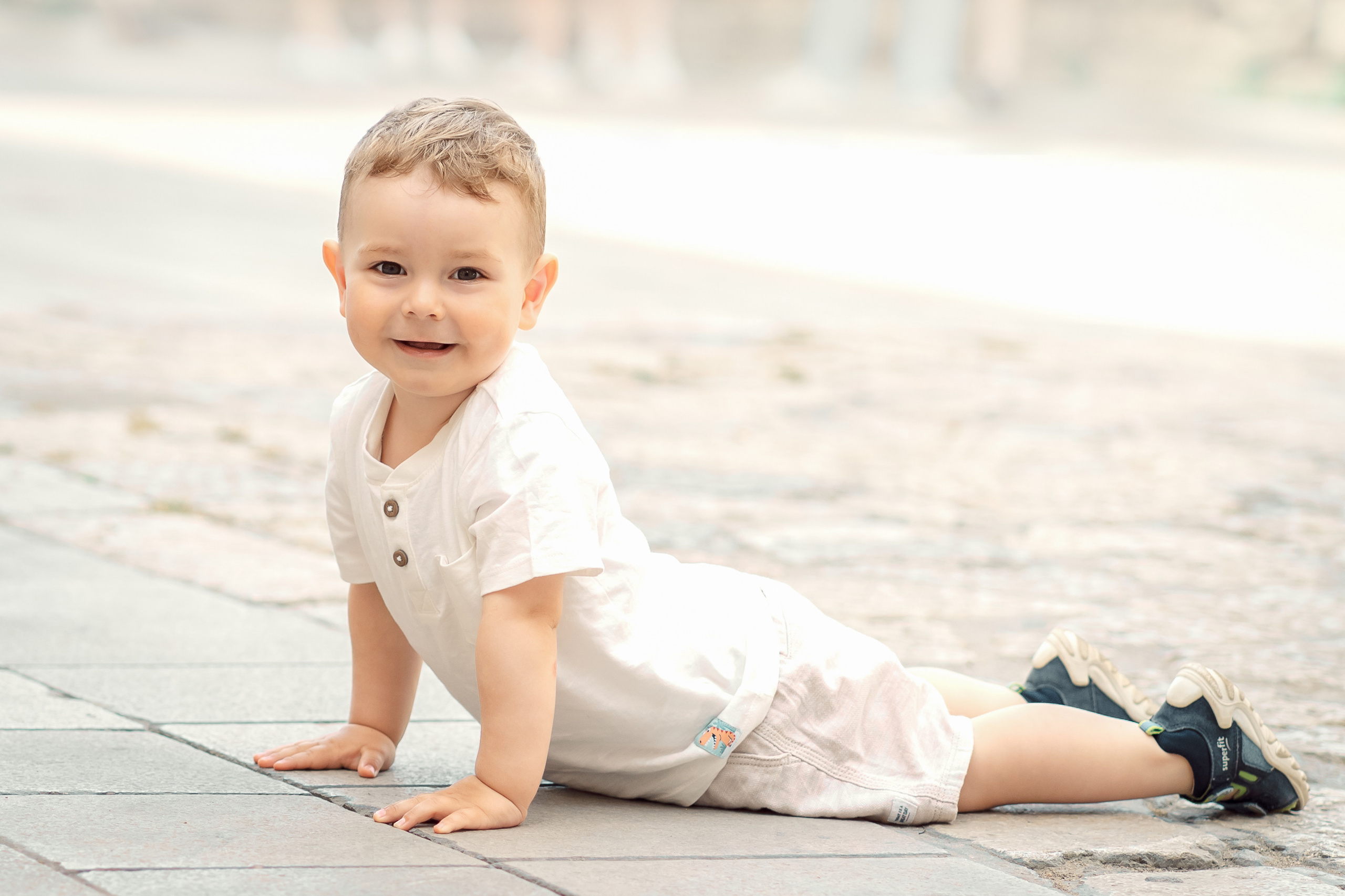 Familienshooting in der Altstadt von Palma de Mallorca. Deine Fotografin auf Mallorca für Familien und Business