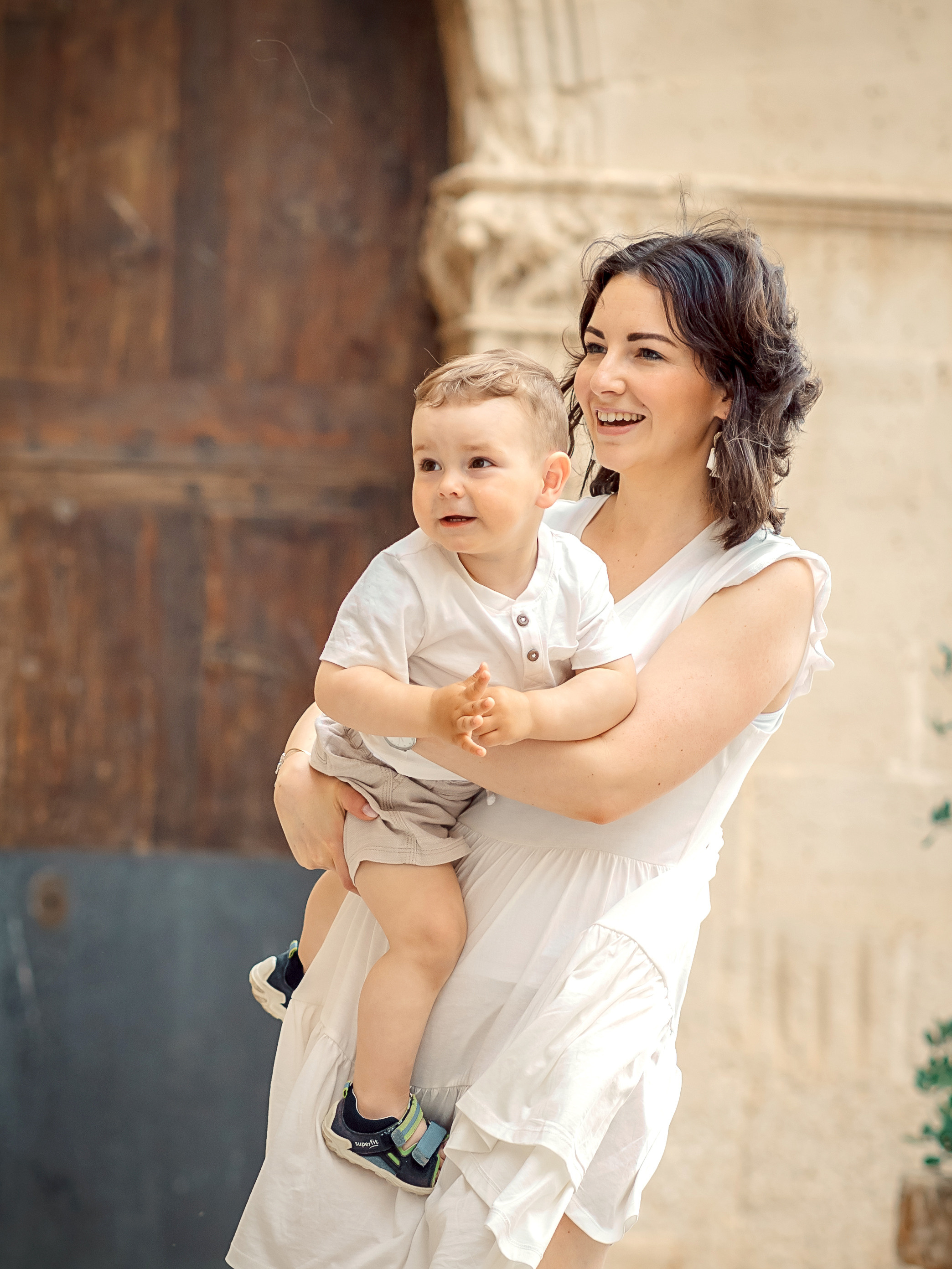 Familienshooting in der Altstadt von Palma de Mallorca. Deine Fotografin auf Mallorca für Familien und Business