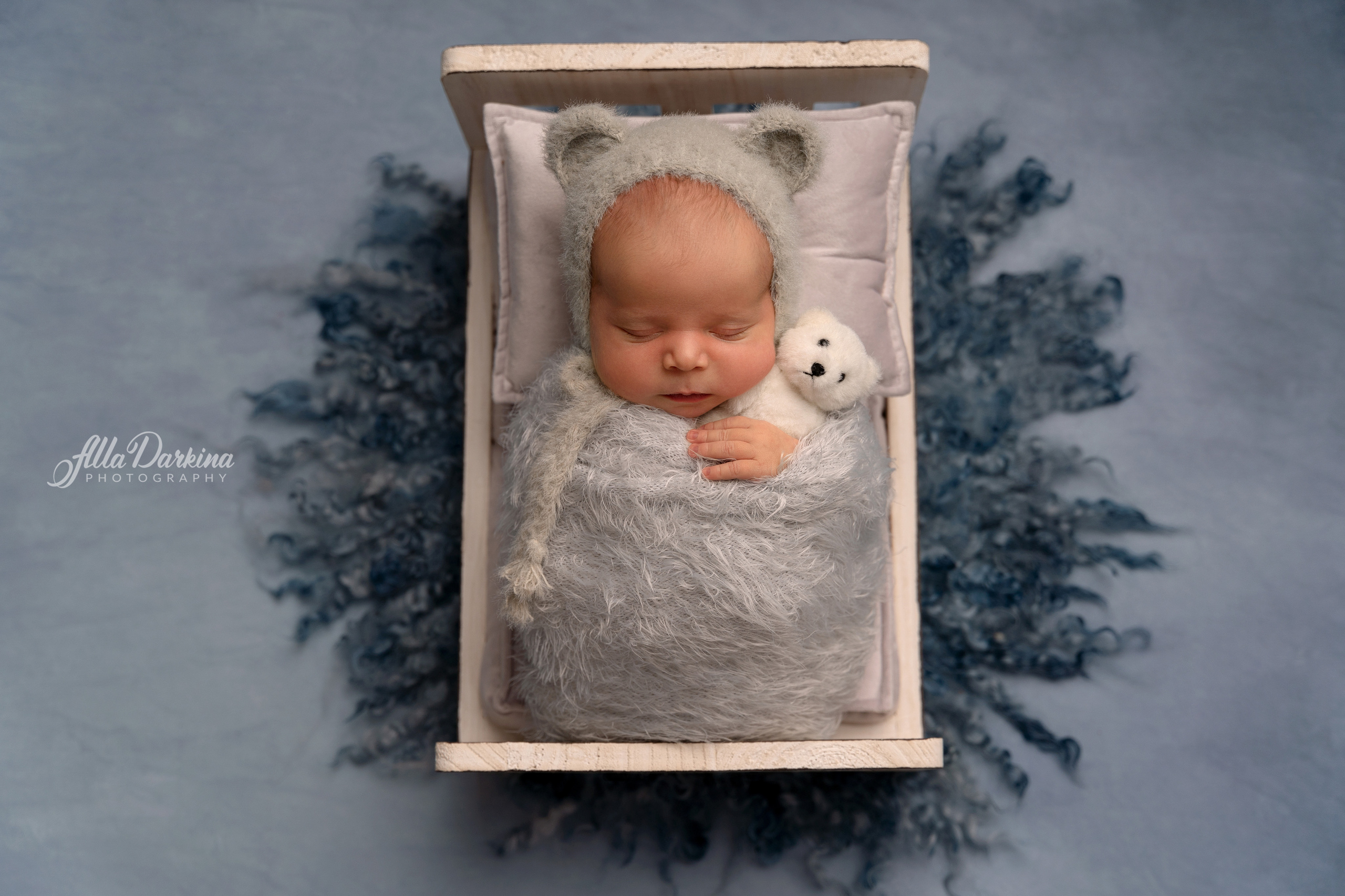 Newborn session price guide. Newborn and family photographer. Hills District. Sydney