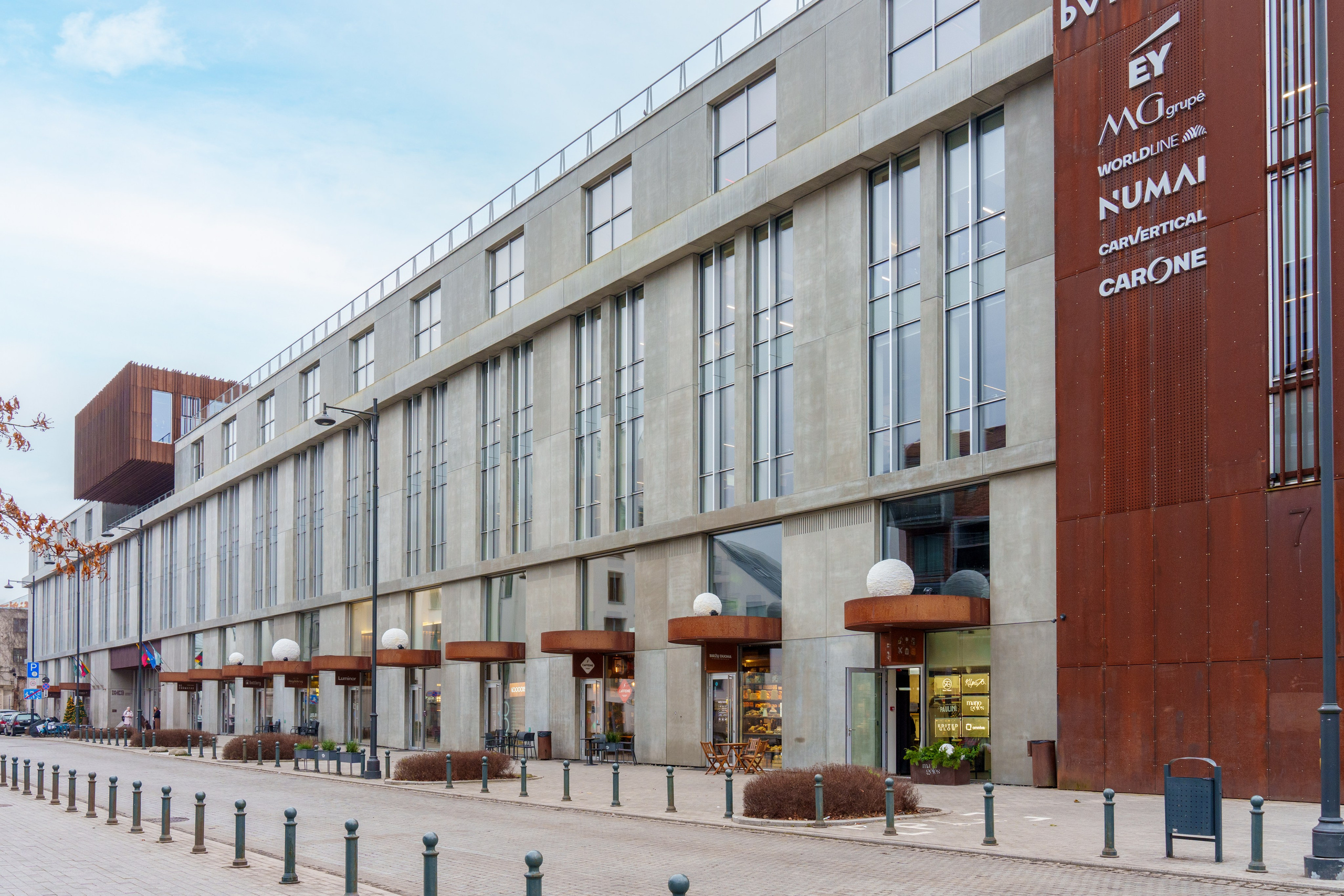 Fotosesija. Komercinės Patalpos Aukštaičių g. 7, Vilnius | Nuoma Biurui ar Parduotuvei. Elina Sapiega fotografė Vilniuje