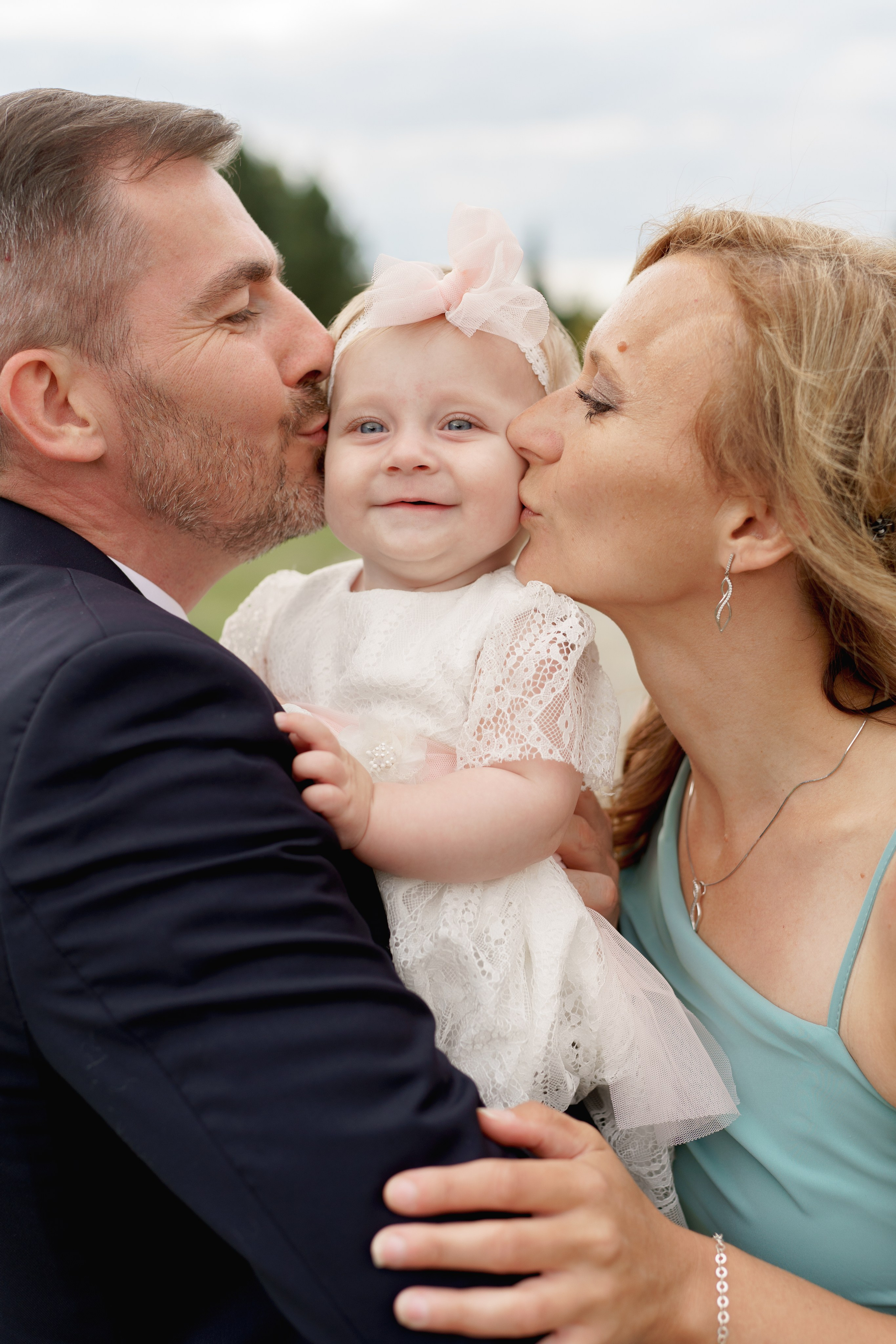 Reportaż z okazji Chrztu Świętego w Łodzi. Fotograf Łódź - sesja ciążowa, noworodkowa, dziecięca. Studio w Łodzi