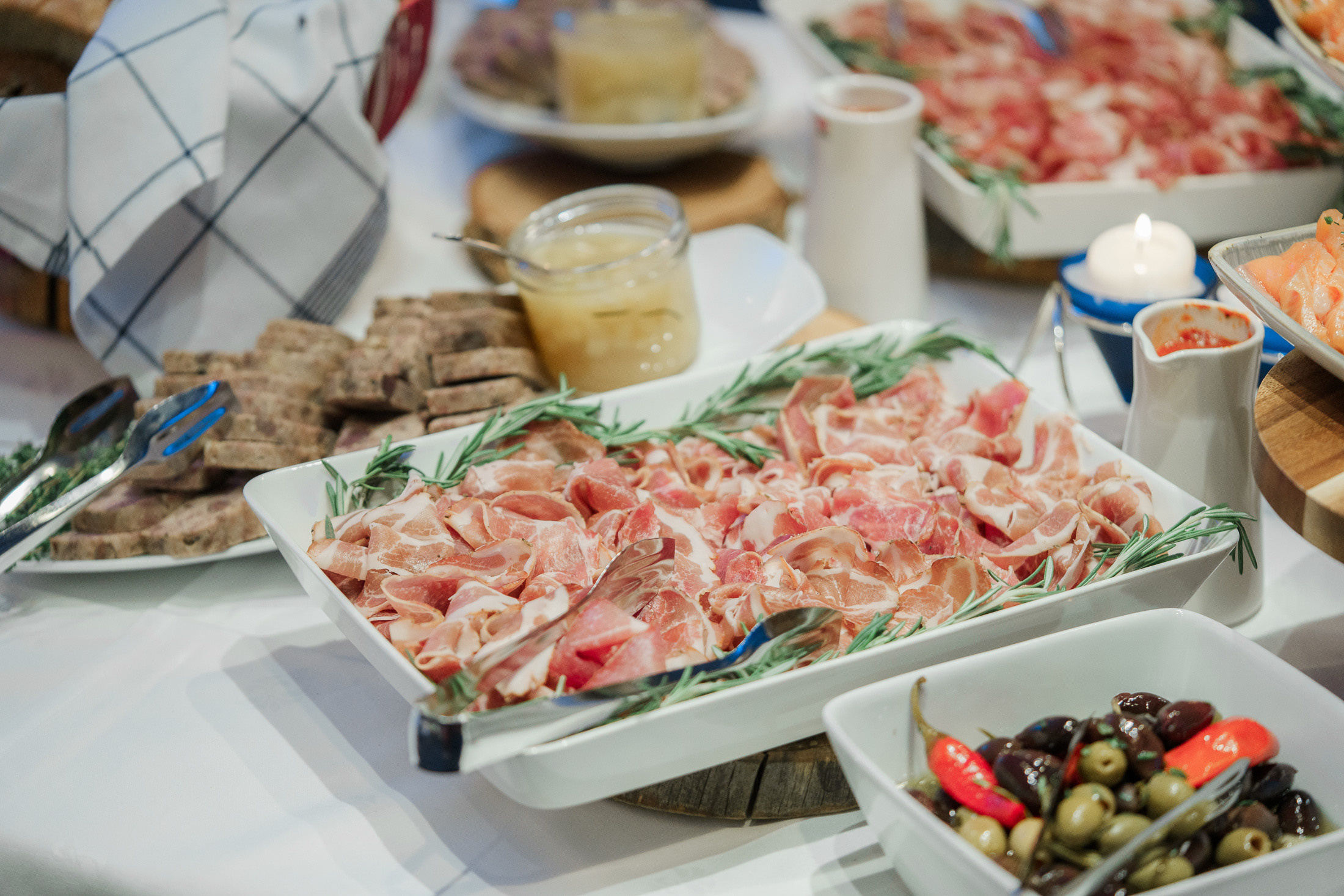 Häävalokuvaaja Johanneksen kirkko, Radisson blue