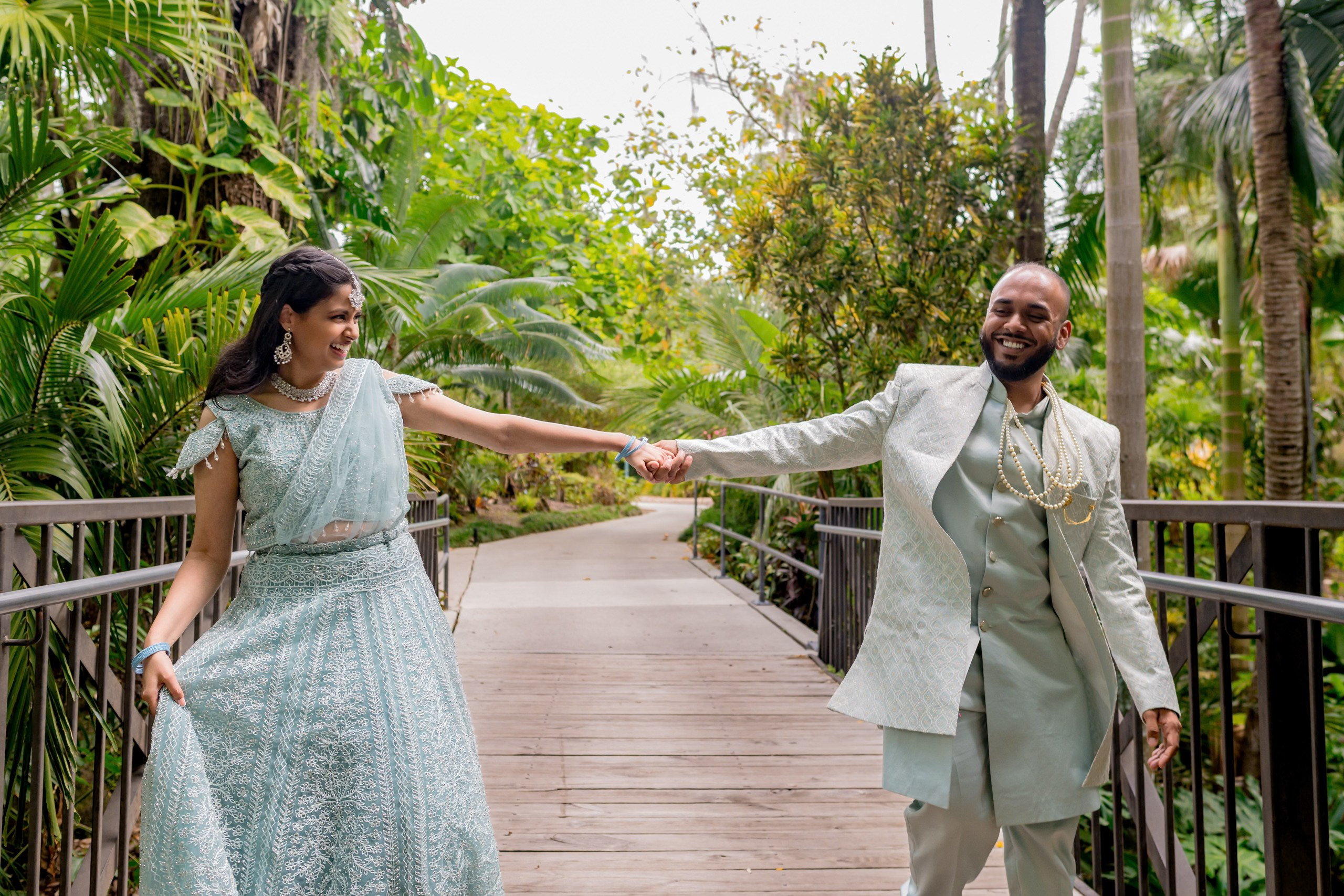 Love Meets Tenderness in the Heart of Orlando — Engagement Session — Leu Gardens. Wedding photographer in Orlando, Boston & New York Anderson Marques