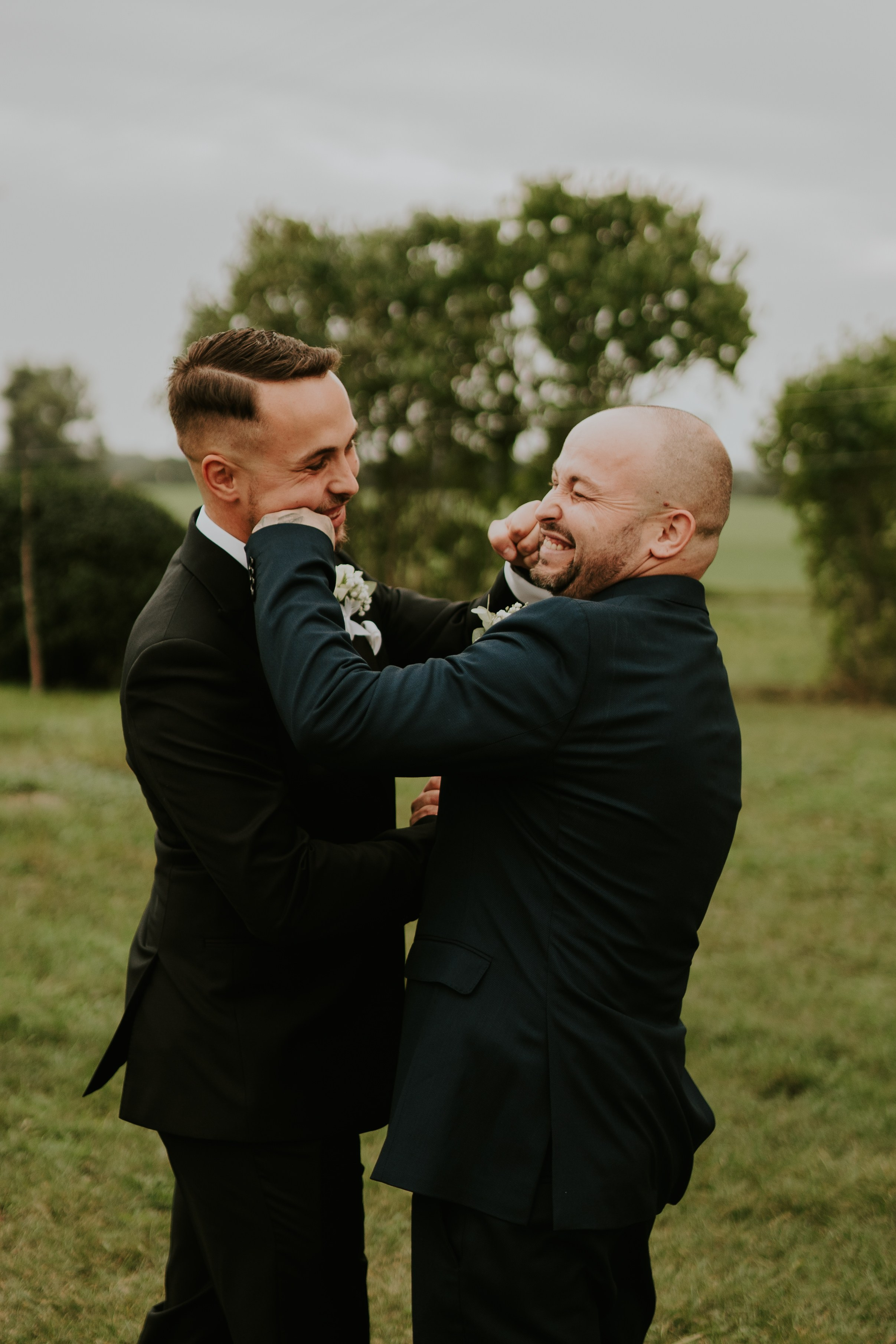 Trzy Drzewa: wspaniała uroczystość Wiktorii i Kamila. Karkowskafoto - fotografia miłości