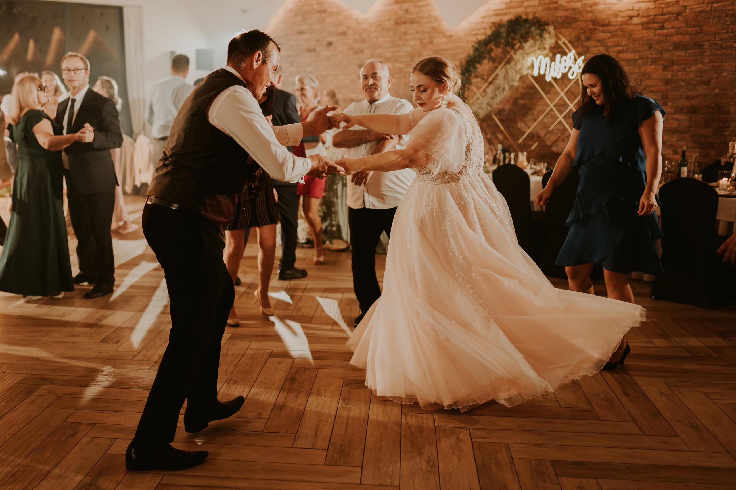 Trzy Drzewa: wspaniała uroczystość Wiktorii i Kamila. Karkowskafoto - fotografia miłości