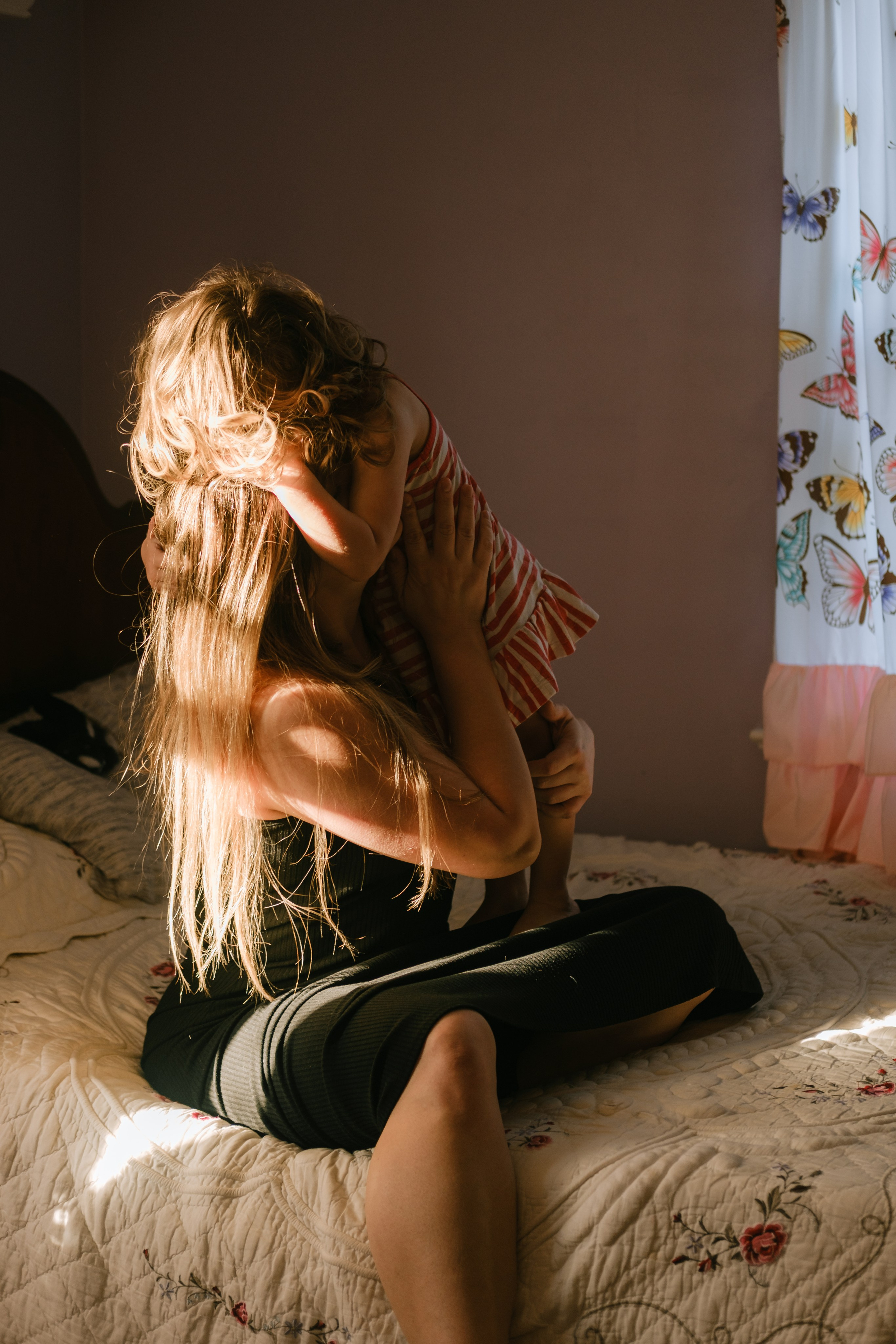 Artistic and documentary photography in Richmond, VA, the moment between a mother and a child