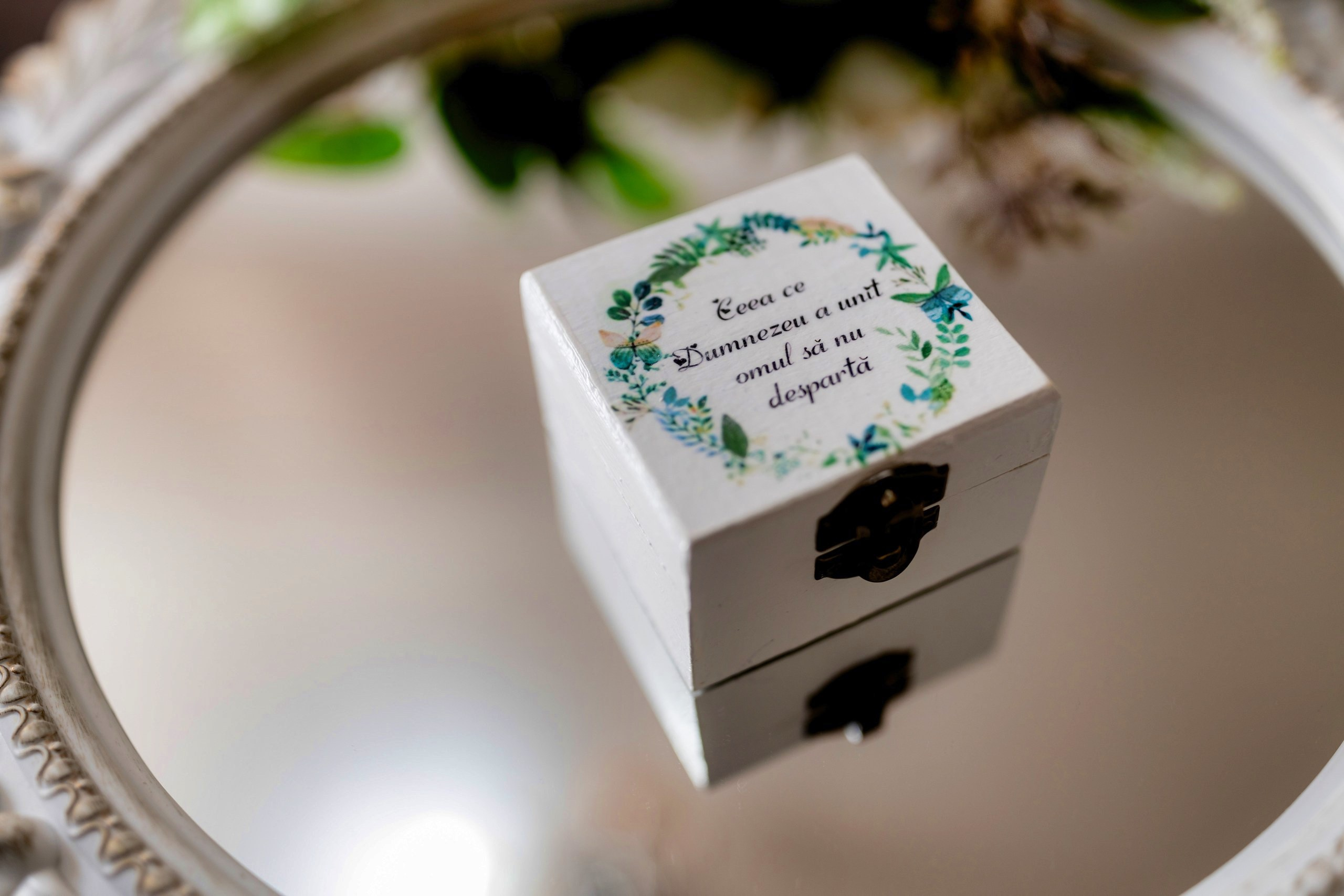 - nunta--fotograf-profesionist-botosani - fotografie-nunta-romantica - imagini-nunta-in-natura-alin-chirila-fotograf - fotografii-cuplu-indragostit-nunta-botosani - sedinta-foto-miri-andrei-iustina-alinofotostudio - amintiri-din-nunta-realizate-de-fotograf-profesionist - povestea-nuntii-andrei-si-iustina-in-imagini-alinofotostudio-fotograf evenimente- evenimente Botoșani -fotograf Suceava - fotograf Iași- servicii foto. servicii foto Botoșani. servicii foto video Botoșani. fotograf nunta. fotograf evenimente. fotograf nunta Botoșani. Alin chirila. Alin chirila fotograf. Alinofotostudio.- servicii foto. servicii foto Botoșani. servicii foto video Botoșani. fotograf nunta. fotograf evenimente. fotograf nunta Botoșani. Alin chirila. Alin chirila fotograf. Alinofotostudio.fotograf stare civilă,poze stare civilă,album foto stare civilă,servicii foto suceava,fotograf evenimente suceava,fotograf nuntă suceava,poze cununie civilă,ședință foto stare civilă,sesiune foto suceava,fotograf profesionist suceava,fotograf botosani,stare civila botosani,alinofotostudio,alin chirila fotograf.servicii foto. servicii foto Botoșani. servicii foto video Botoșani. fotograf nunta. fotograf evenimente. fotograf nunta Botoșani. Alin chirila. Alin chirila fotograf. Alinofotostudio.fotograf stare civilă,poze stare civilă,album foto stare civilă,servicii foto suceava,fotograf evenimente suceava,fotograf nuntă suceava,poze cununie civilă,ședință foto stare civilă,sesiune foto suceava,fotograf profesionist suceava,fotograf botosani,stare civila povestitor prin fotografiebotosani,alinofotostudio,alin chirila fotograf,servicii foto. servicii foto Botoșani. servicii foto video Botoșani. fotograf nunta. fotograf evenimente. fotograf nunta Botoșani. Alin chirila. Alin chirila fotograf. Alinofotostudio.fotograf stare civilă,poze stare civilă,album foto stare civilă,servicii foto suceava,fotograf evenimente suceava,fotograf nuntă suceava,poze cununie civilă,ședință foto stare civilă,sesiune foto suceava,fotograf profesionist suceava,fotograf botosani,stare civila botosani,alinofotostudio,alin chirila fotograf,cununie religioasă botoșani,andreea și neculai,capela militară botoșani,foto conacul zăicești,fotograf nuntă botoșani,fotograf cununie religioasă,foto evenimente botoșani,poze cununie capela militară,ședință foto zăicești,fotograf profesionist botoșaniMire și mireasă – Sergiu & Liliana – ziua nunții, 2024 - Emoții în ziua nunții – Sergiu și Liliana - Dansul mirilor – fotografie artistică nuntă 2024 - Sedinta foto romantică în natură – Sergiu & Liliana - Rochia de mireasă și detalii de nuntă elegan-Album de cununie civilă Florin și Anda – Fotografii profesionale realizate de Alin Chirilă în Botoșani -fotograf prin fotografie-Ședință foto Trash the Dress pe muntele Rarău cu Iulian și Iuliana – fotografie de cuplu, natură montană, emoție autentică surprinsă de Alin Chirilă, povestitor prin fotografie.- "Iulian și Iuliana pe crestele Rarăului – fotografie Trash the Dress în natură" - "Cuplu îmbrățișat la apus pe muntele Rarău – ședință foto după nuntă" - "Rochie de mireasă în vânt pe munte – Trash the Dress Rarău-1. Iulian și Iuliana pe muntele Rarău – ședință foto Trash the Dress în natură, cu peisaj montan spectaculos 2. Cuplu în îmbrățișare pe Rarău – emoție autentică surprinsă după nuntă 3. Rochie de mireasă în bătaia vântului – fotografie artistică Trash the Dress în munți 4. Mire și mireasă privind spre orizont – dragoste și libertate pe muntele Rarău 5. Iuliana zâmbind în rochia de mireasă – portret în natură, Trash the Dress 6. Iulian ținându-și mireasa de mână – ședință foto romantică pe munte 7. Detaliu cu rochia pe stâncă – estetică naturală Trash the Dress Rarău 8. Cuplu în mers pe poteca Rarăului – fotografie simbolică de după nuntă 9. Apus de soare pe Rarău în spatele mirilor – imagine de poveste Trash the Dress 10. Iulian și Iuliana râzând împreună – momente autentice surprinse de Alin Chirilă, povestitor prin fotografie