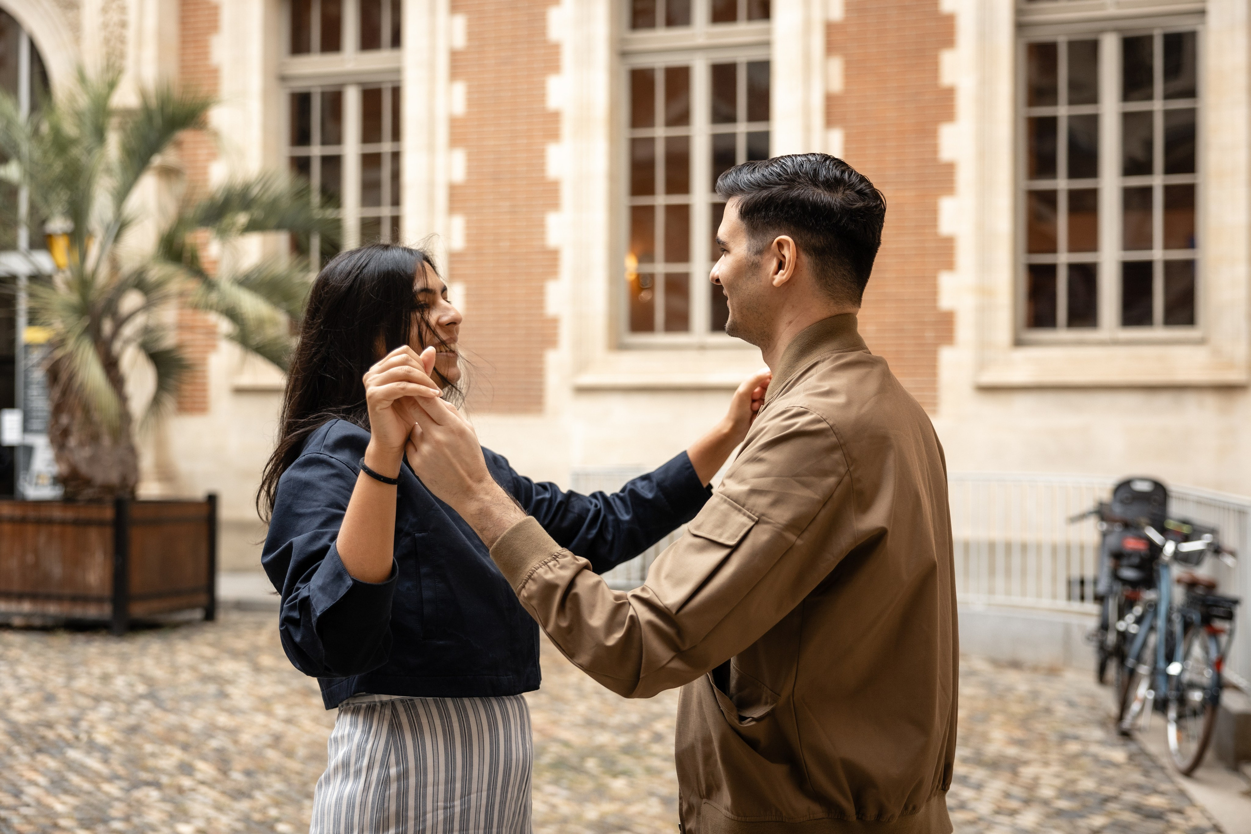 Surprise Proposal in Toulouse. Eugénie Smirnova — your photographer in Toulouse and southwest France