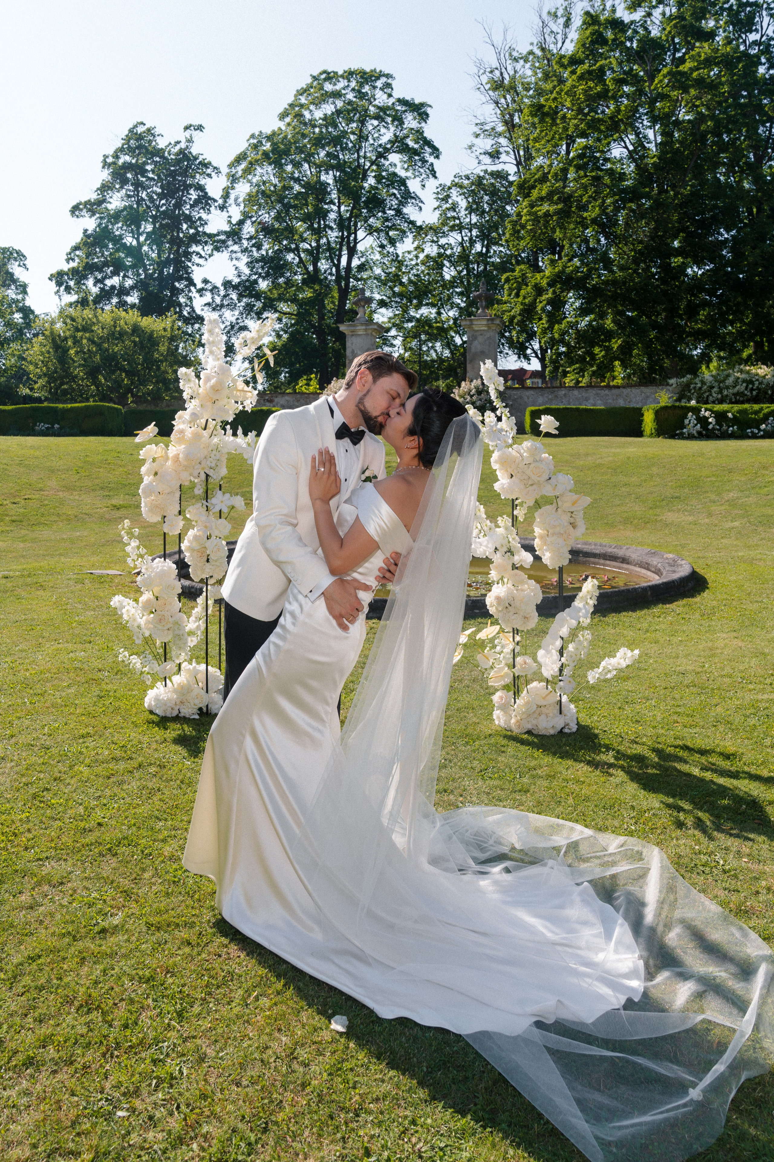 Susan & George · Wedding at Schloss Walpersdorf. Raw Studio: Capturing Elegant weddings accross Europe