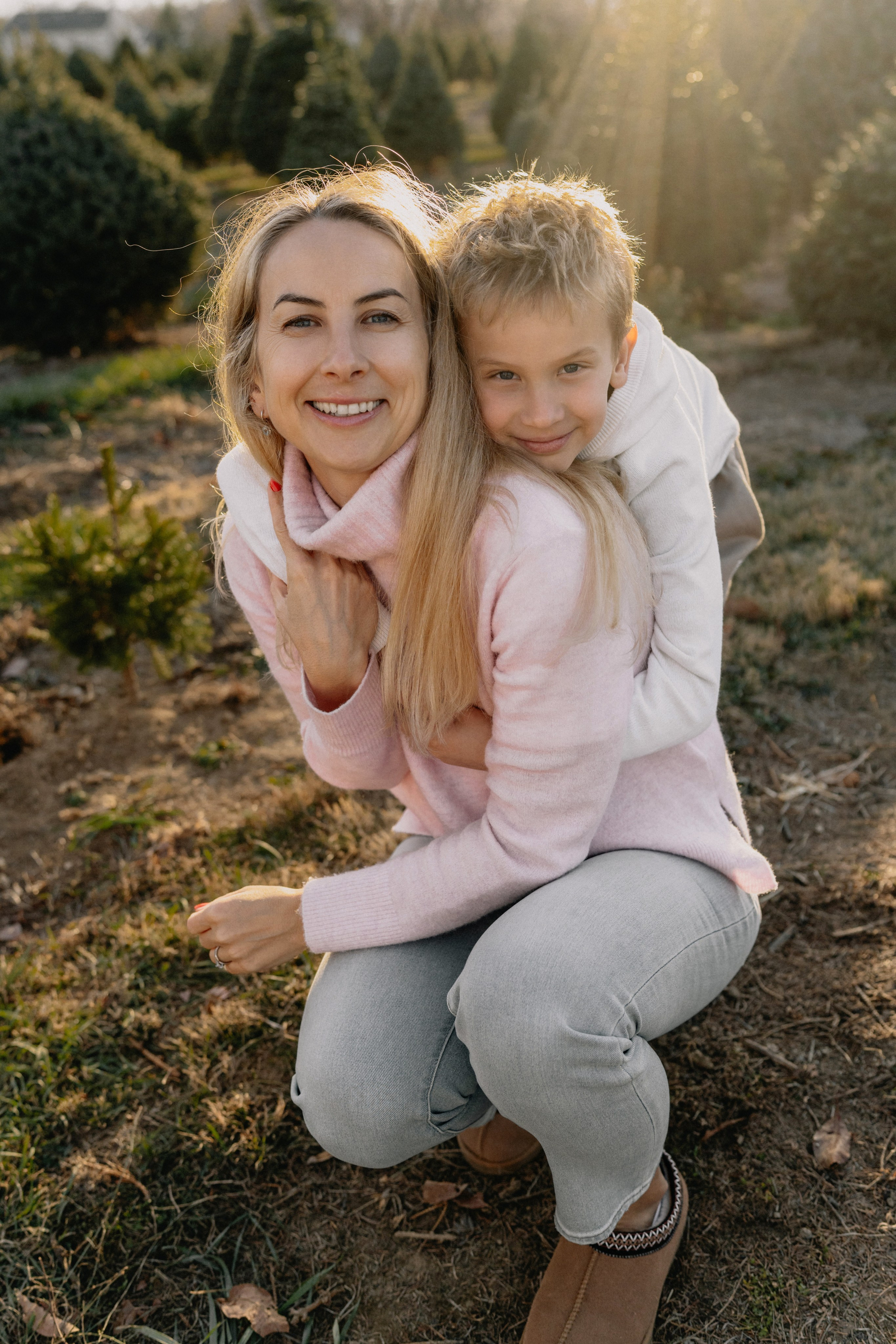 Christmas Farm Family Photoshoot – Magical Holiday Memories. Alisa Tant — Family and newborn photographer Bucks County, Montgomery county, Philadelphia, NJ