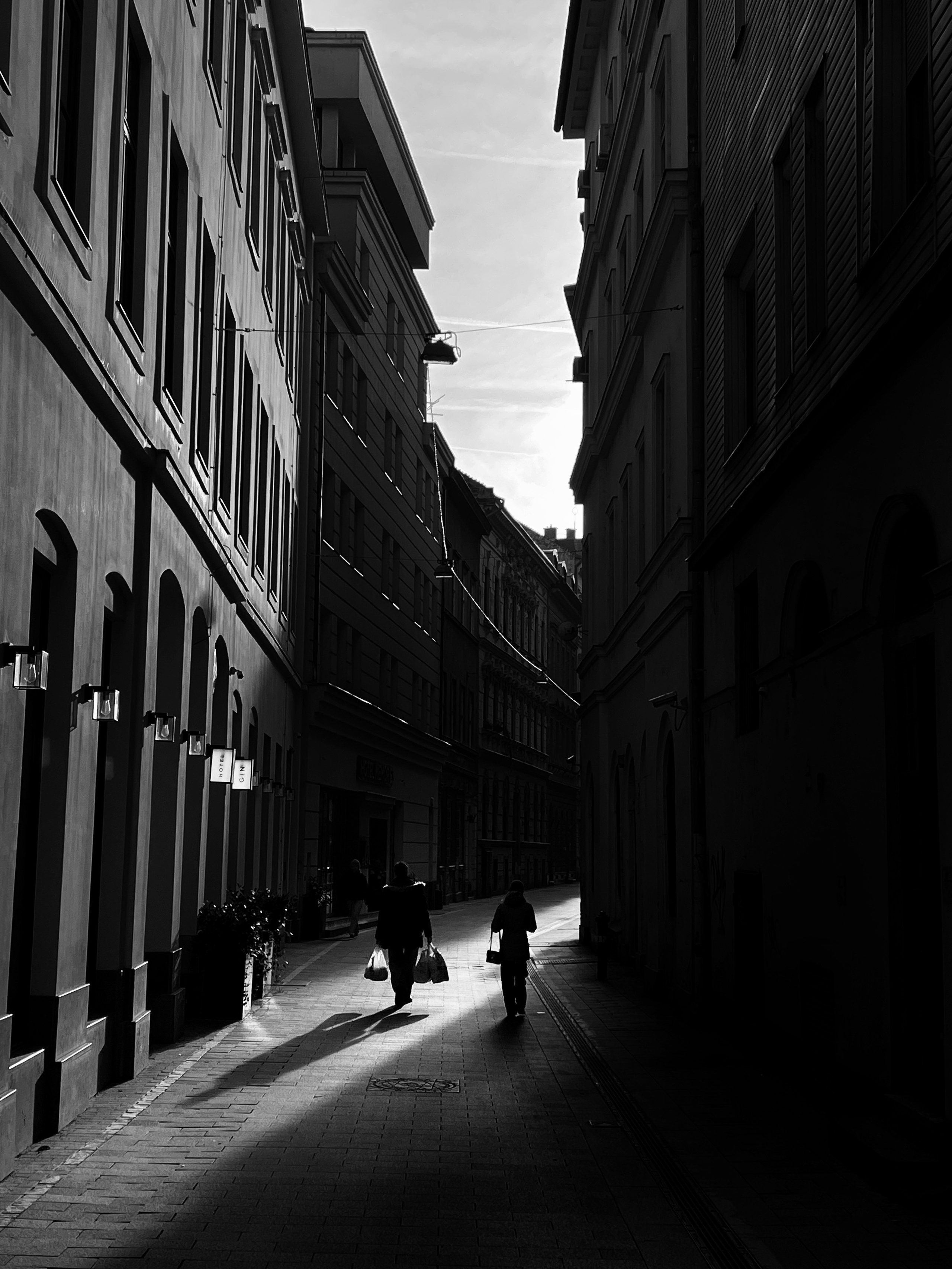 STRT JRNL by Knyazev Yura issue #3 december 2025. Photographer in Budapest — Yura Knyazev