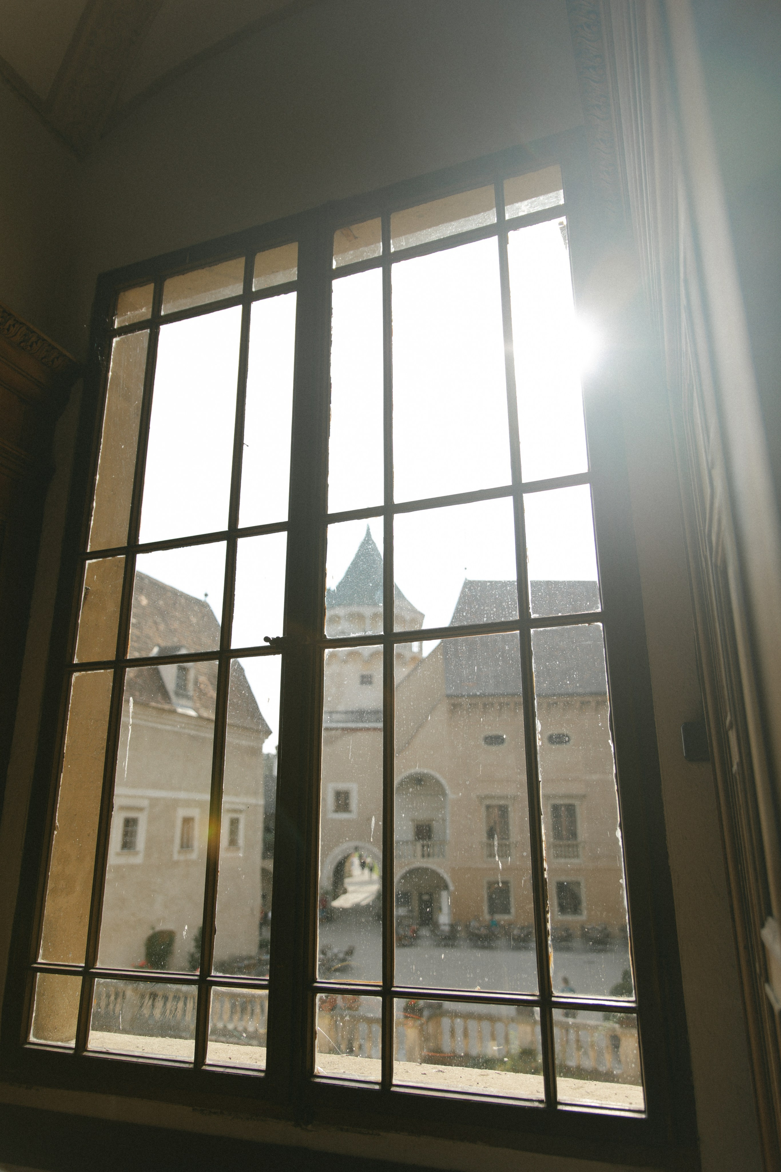 Elegant Castle Wedding in Austria | Alwin & Ruth’s Fairytale Celebration. Wedding photographer and videographer based in Timisoara, Romania