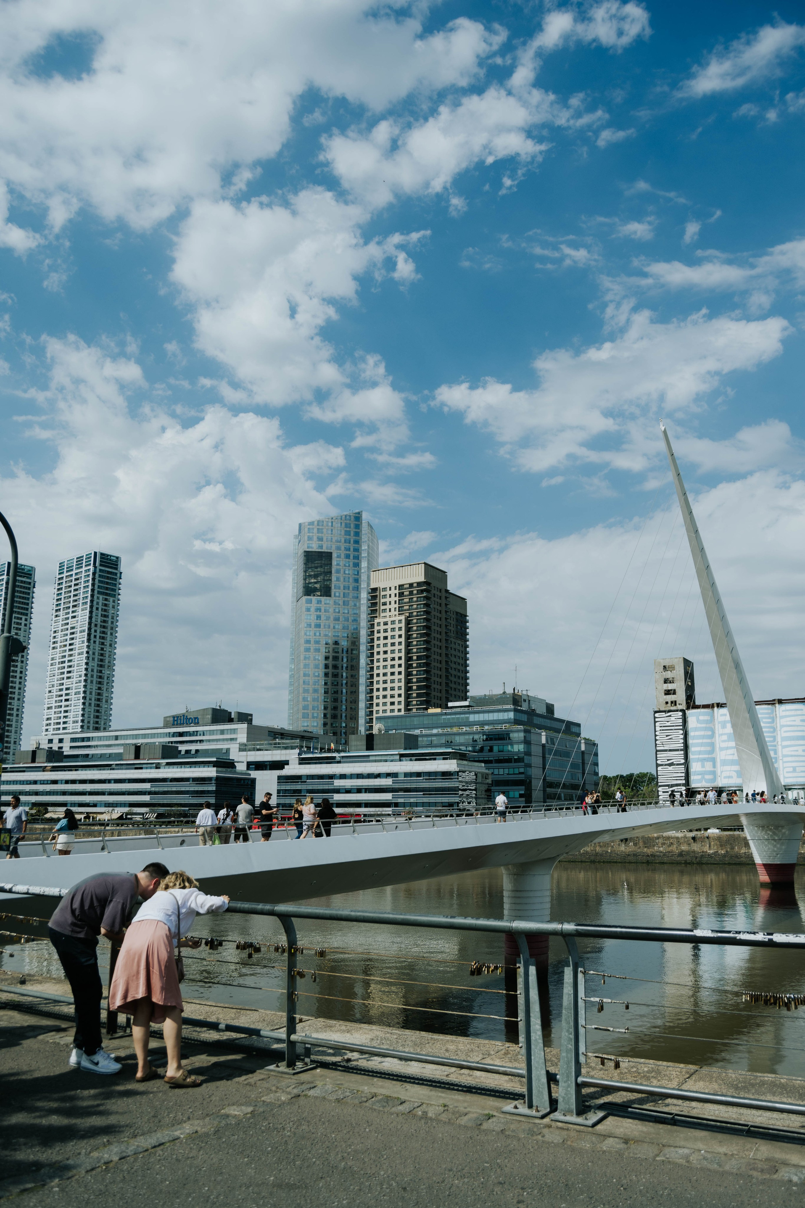 Te amo. Photographer @elmirkami in the city of Buenos Aires