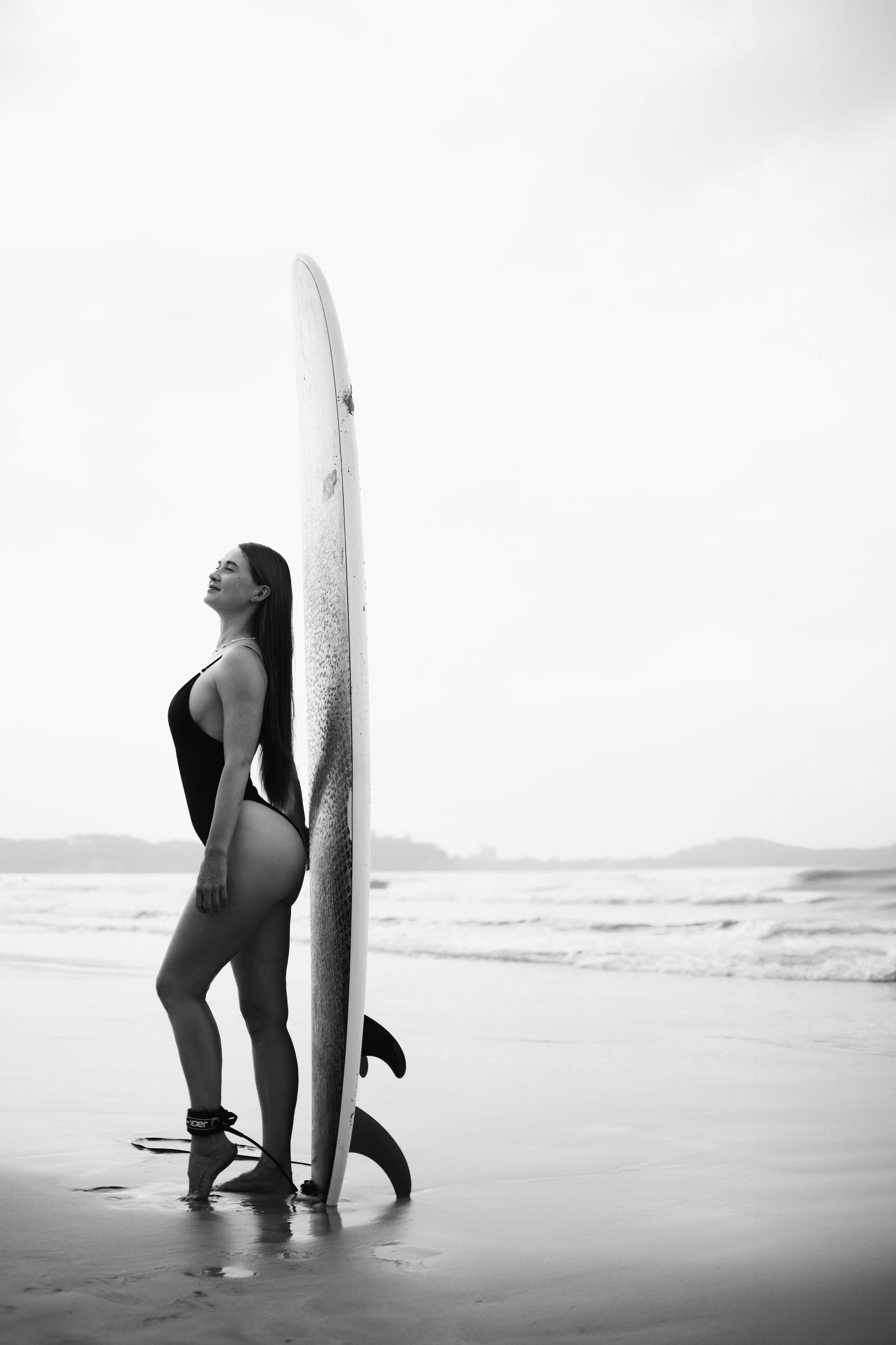 Photoshoot with a surfboard | BW