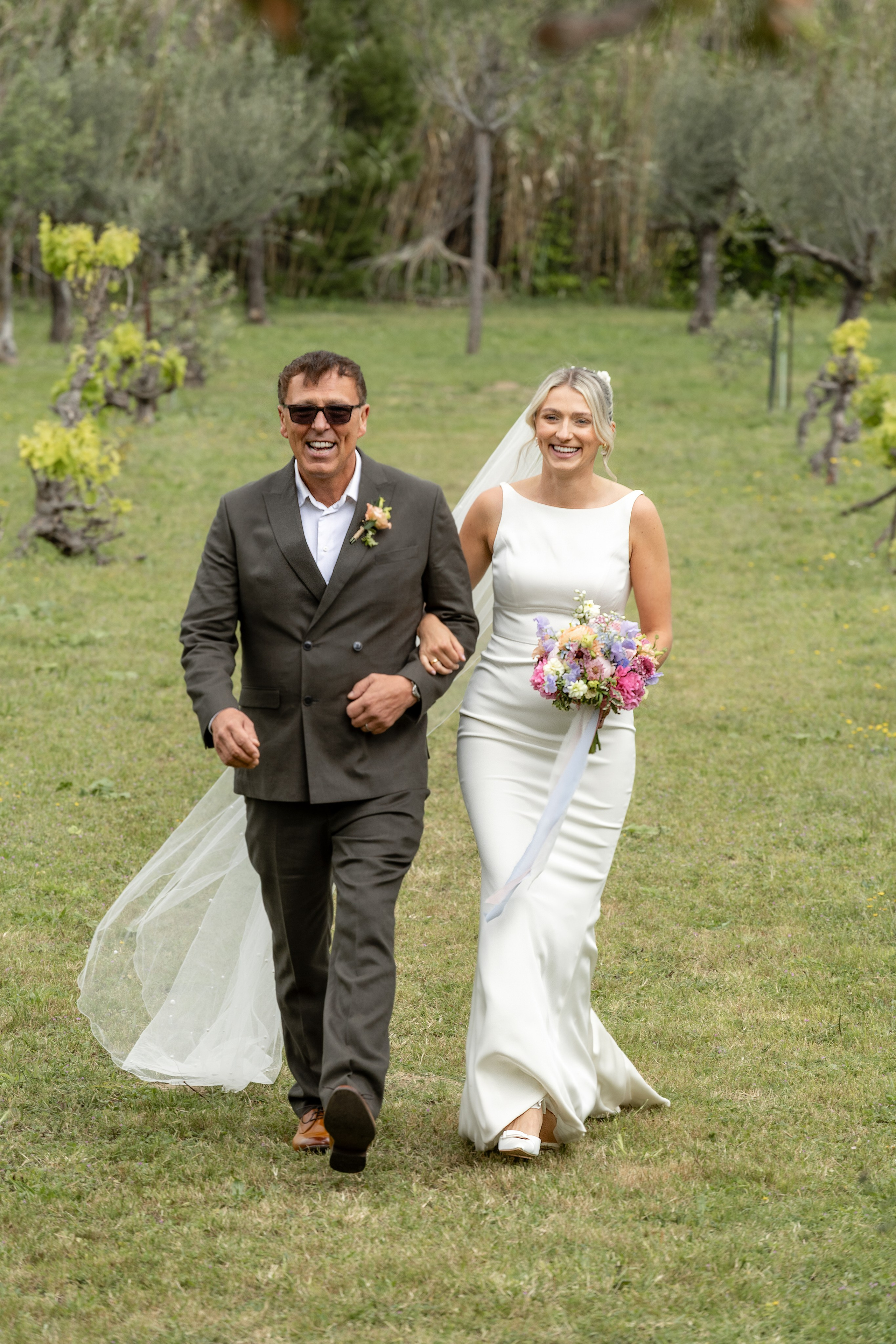 Vineyard Château Wedding in Occitanie — Puits Es Pratx. Eugénie Smirnova — Wedding & Elopement Photographer in Southwest France