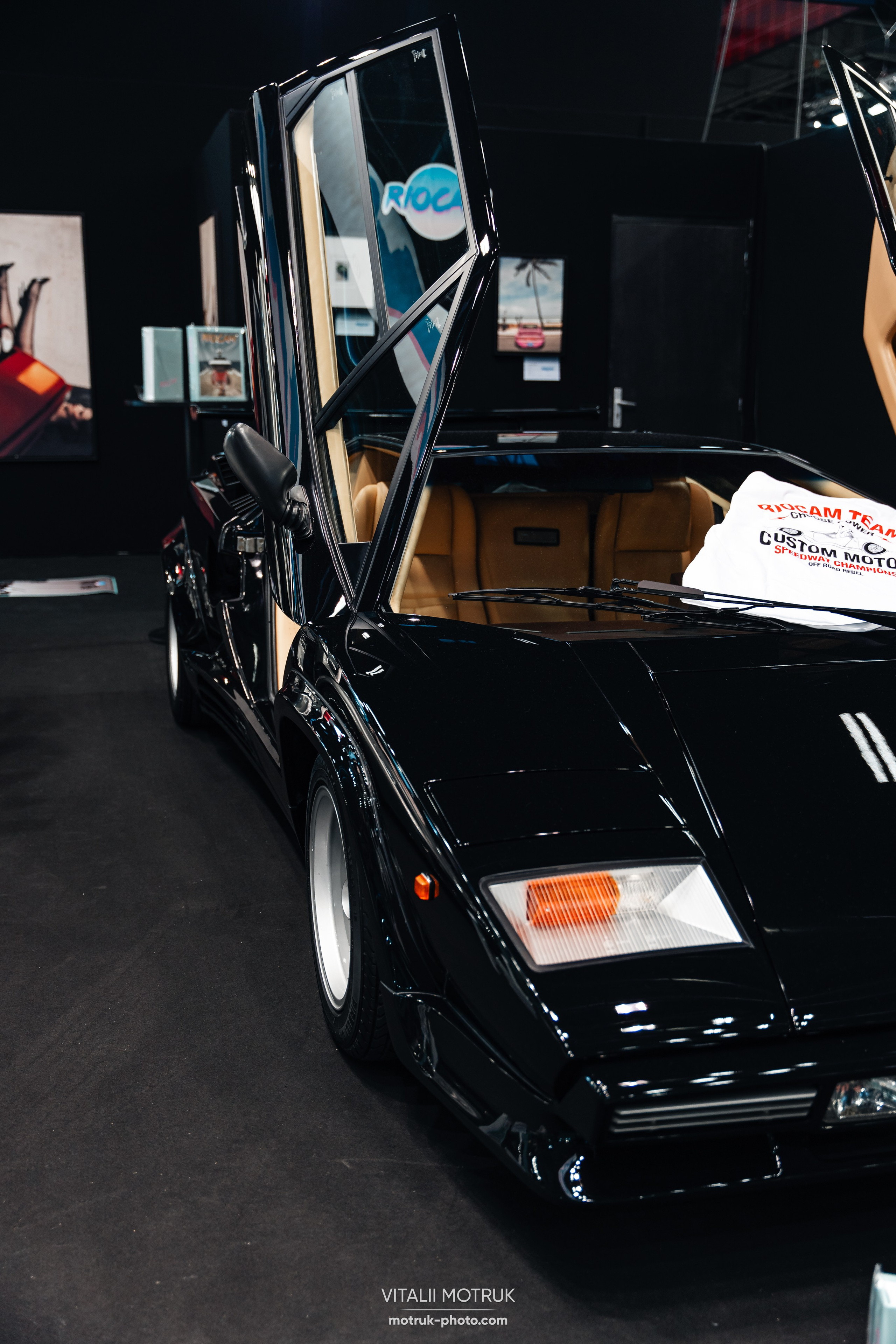 Retromobile-2024. Photographe de voitures à Paris — Vitalii Motruk