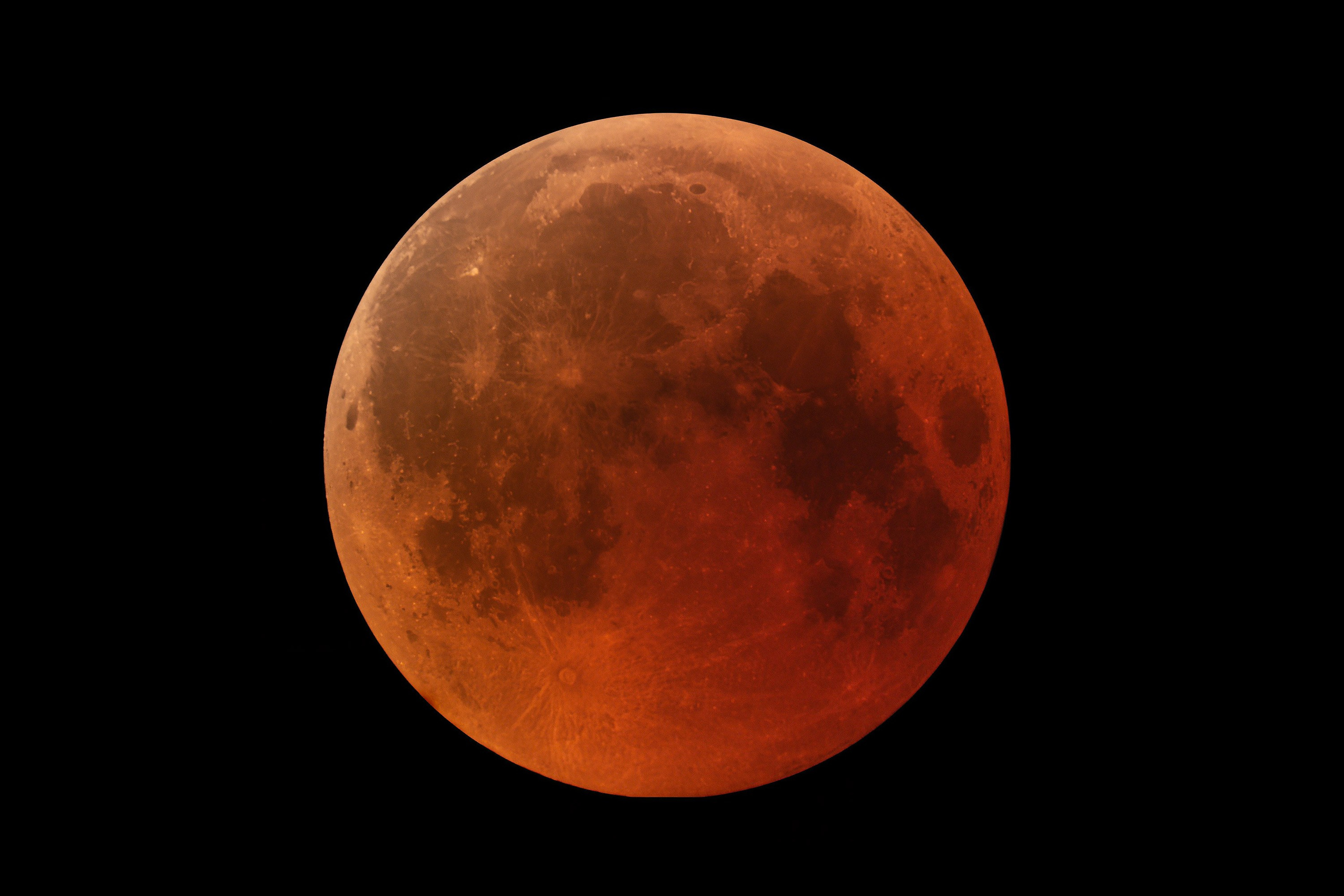 Ay Tutulması 2025. Həvəskar Astronomlar Cəmiyyəti — Astronomy.az