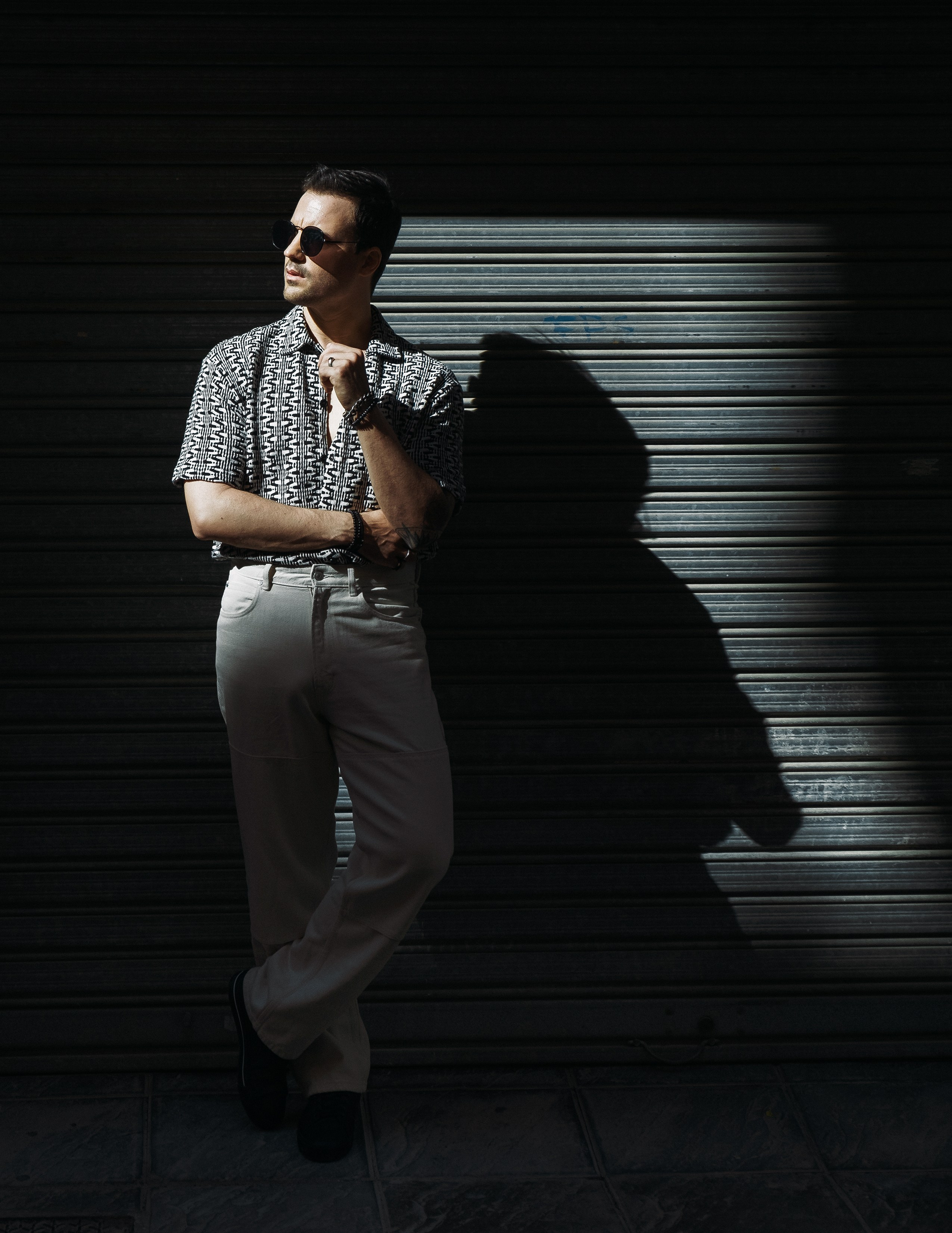 Эффектная фэшн-фотосессия для актера в старом городе Ориуэла — Портретный фотограф в Испании