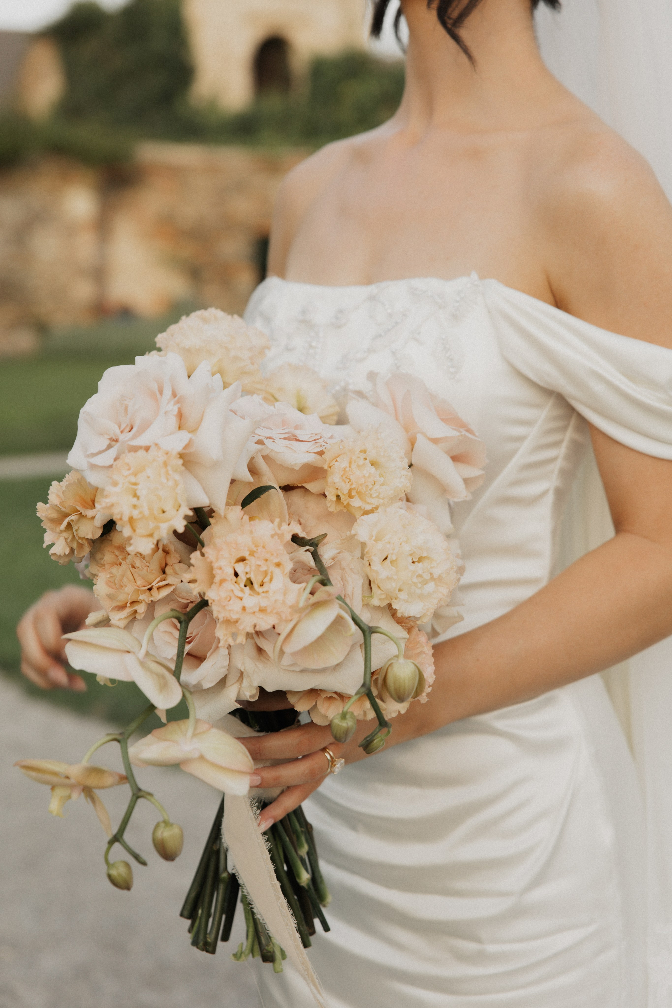 Elegant Castle Wedding in Austria | Alwin & Ruth’s Fairytale Celebration. Wedding photographer and videographer based in Timisoara, Romania