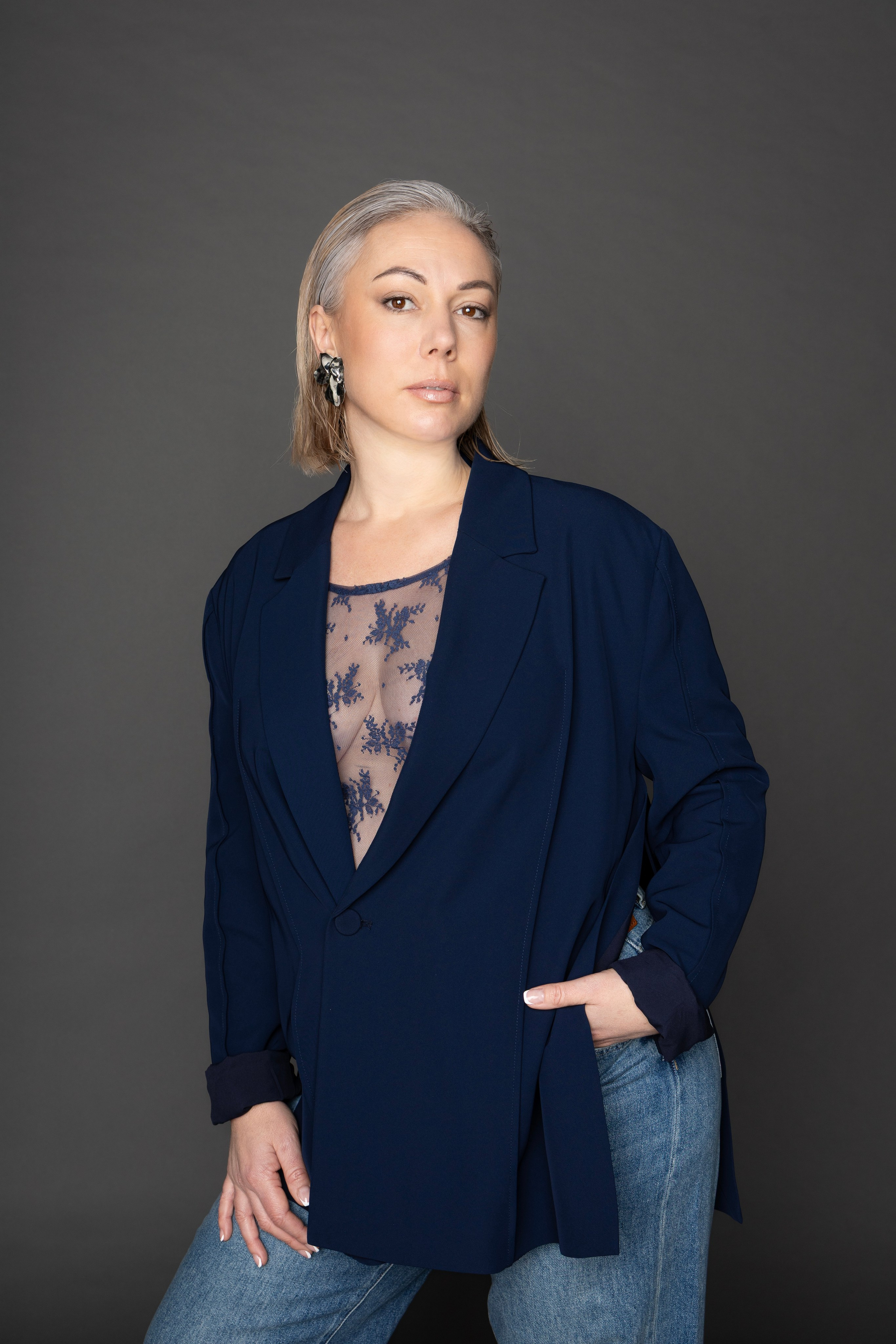 Séance photo en studio à Albi pour Élodie ✨📸. Photographe de mariage et de portrait dans le Tarn, Toulouse et en Occitanie