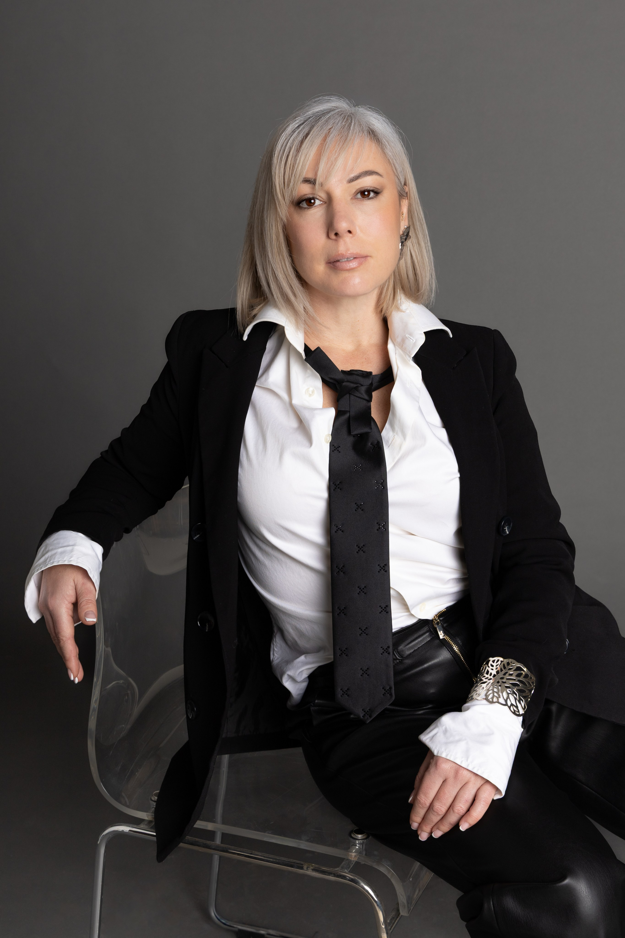 Séance photo en studio à Albi pour Élodie ✨📸. Photographe de mariage et de portrait dans le Tarn, Toulouse et en Occitanie