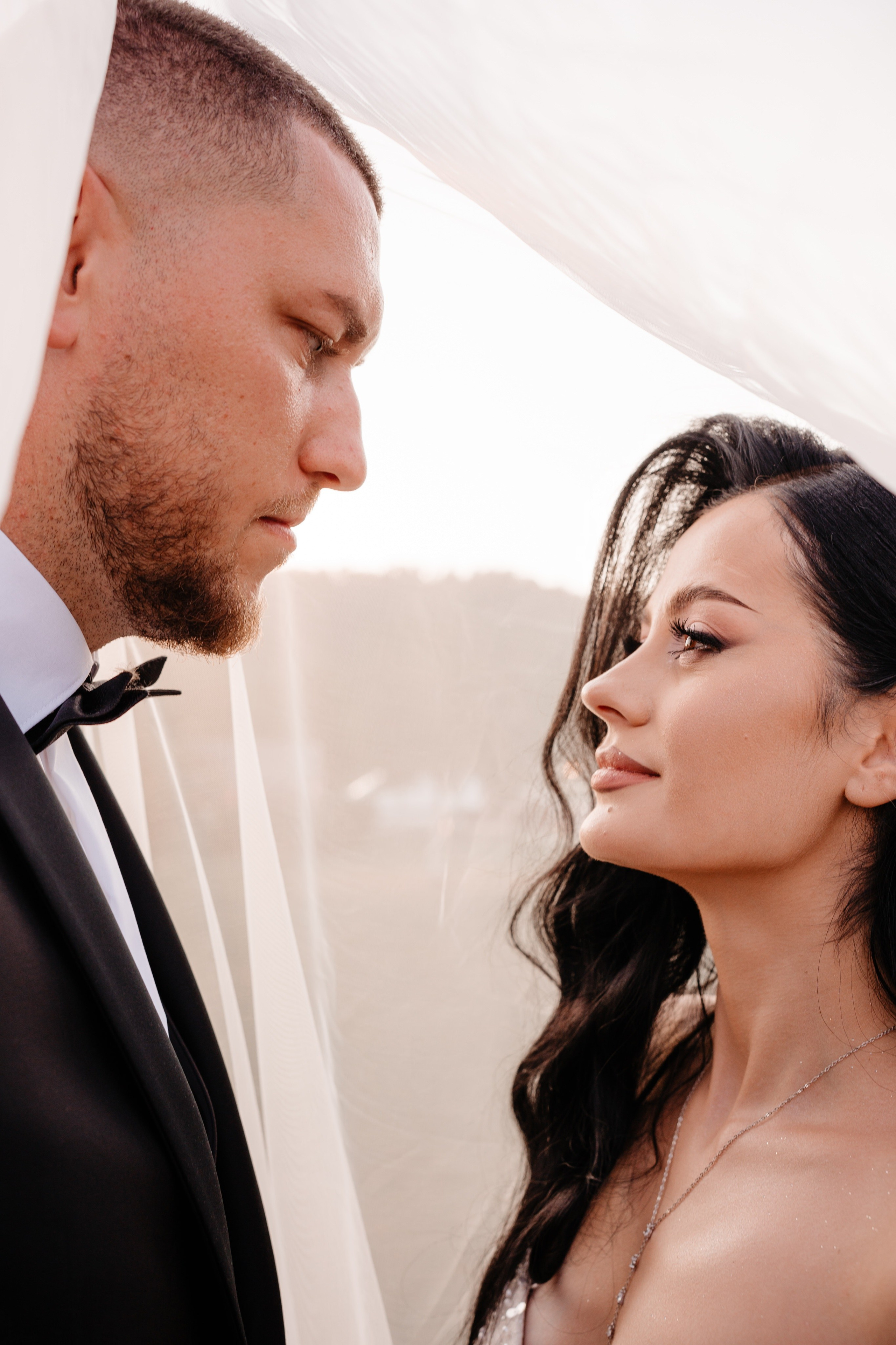 Catalina & Remus. Raw Studio. Fotograful tau de nunta!