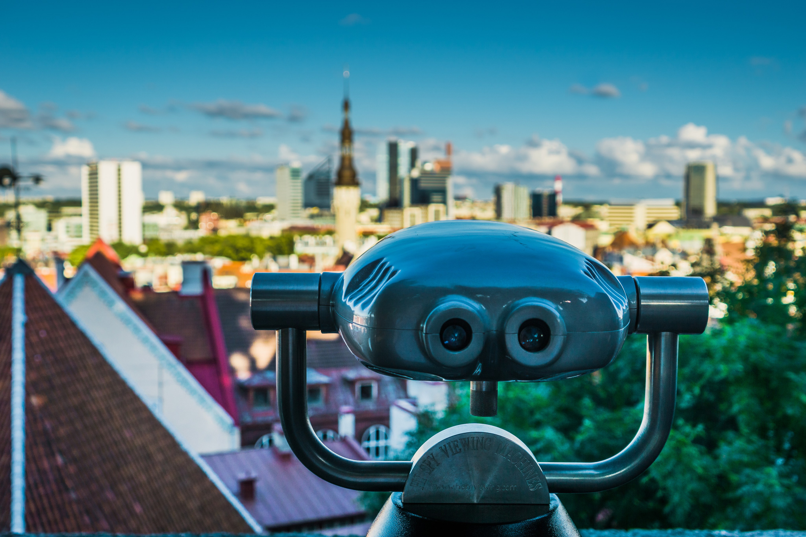 Дрон-съёмка и монтаж видео для бизнеса и соцсетей. Работаем в Таллине и по всей Эстонии. Также предлагаем обучение и консультации