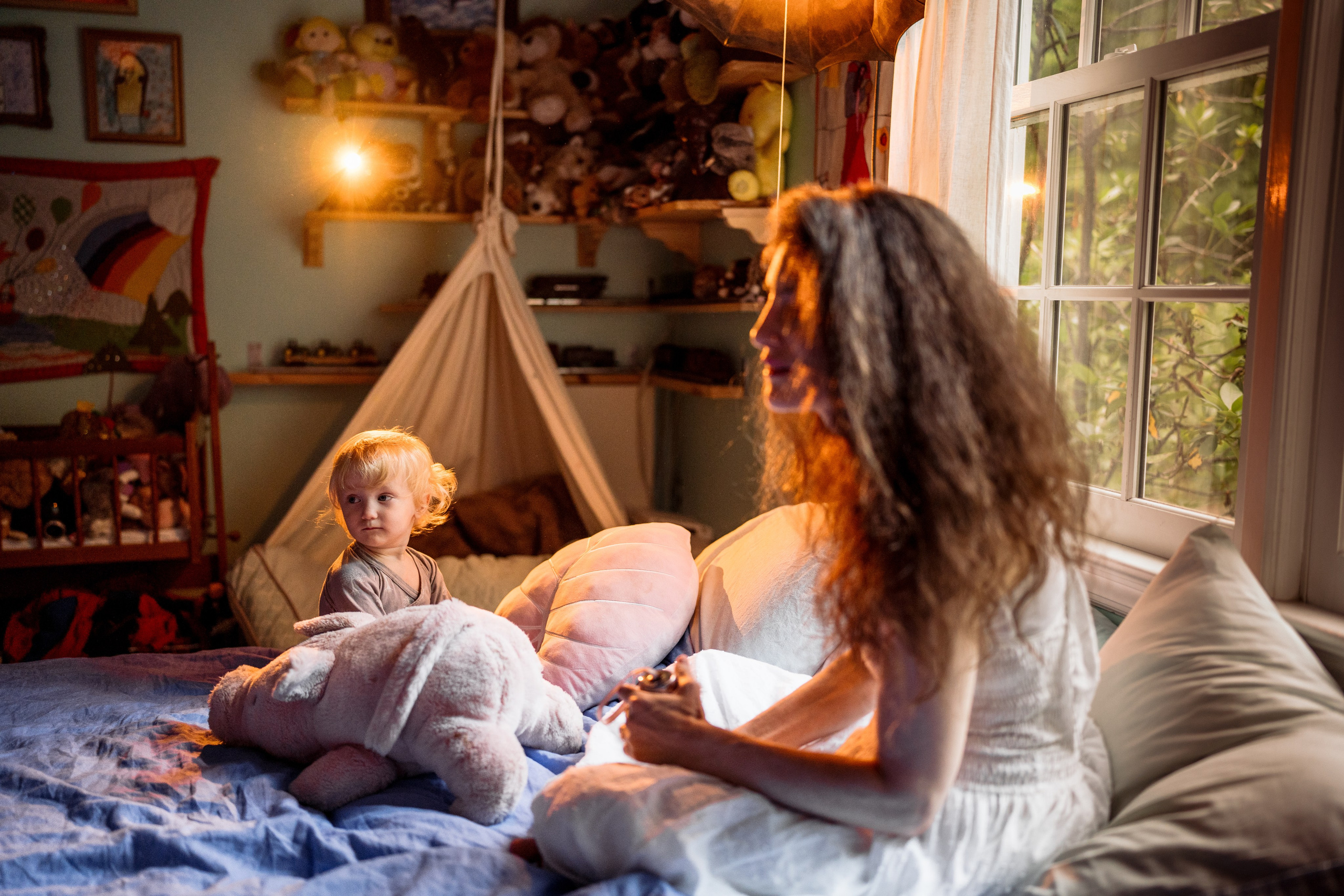 Family Photoshoot at Home in Philadelphia – Warm & Candid. Alisa Tant — Family and newborn photographer Bucks County, Montgomery county, Philadelphia, NJ