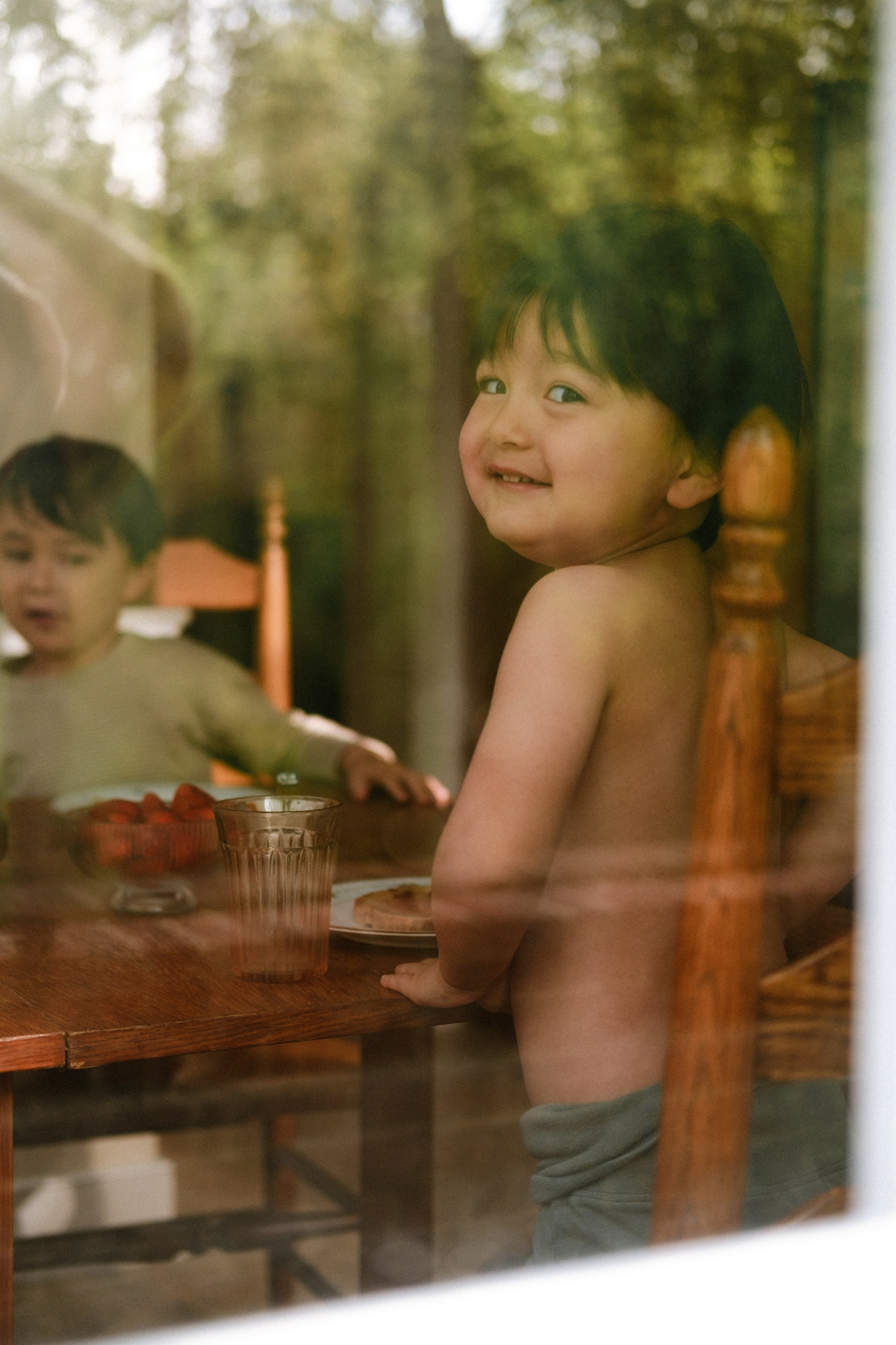 Cozy In-Home Family Photo Session in a Historic Richmond Victorian Home. Family Photographer Anna Dobrovolskaia | Richmond, VA
