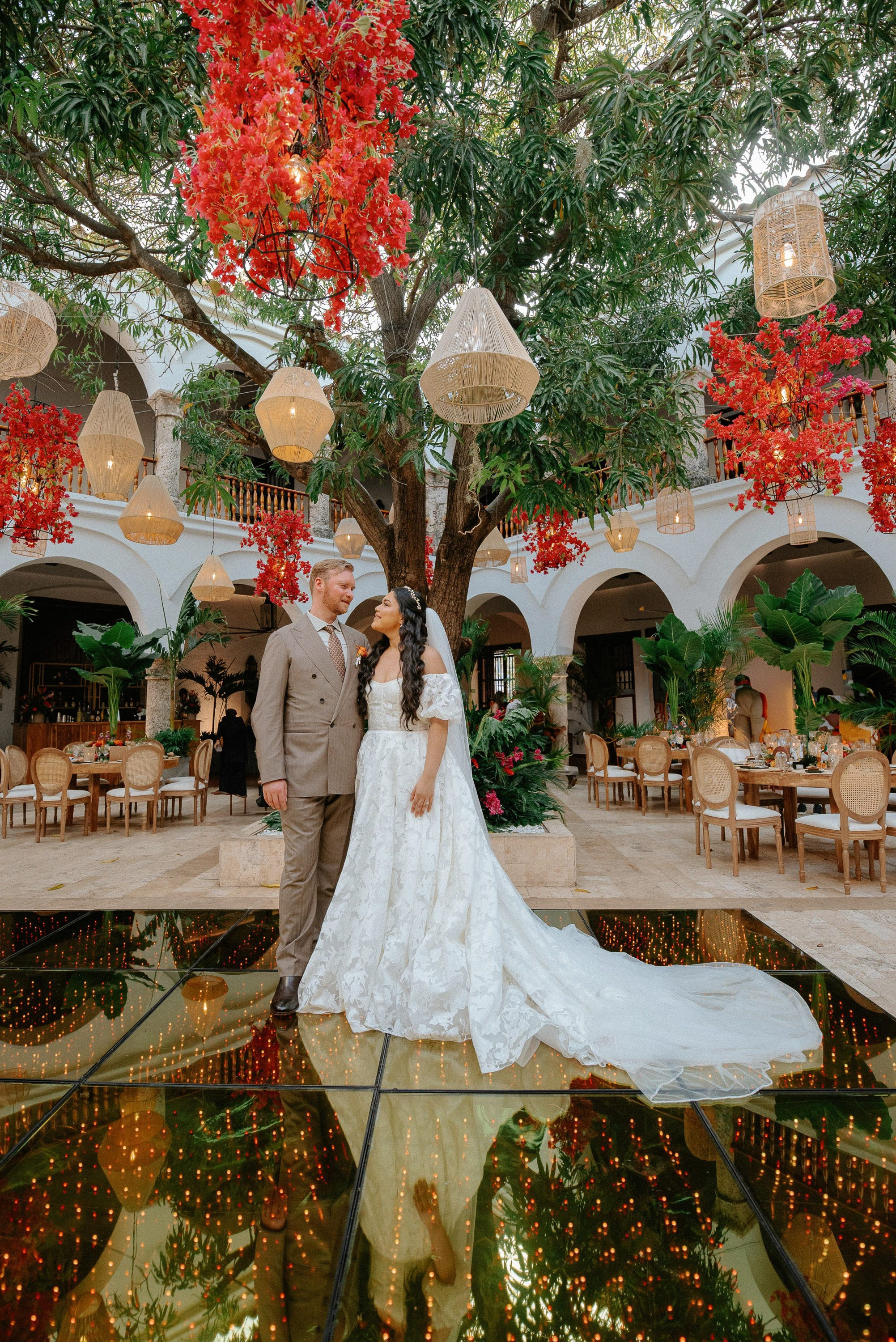 Cindy + Garrett | Destination Wedding Photos in Cartagena 2025 – César Vanegas Photography. César Vanegas Photography | Wedding & Travel Photographer | Cartagena, Colombia