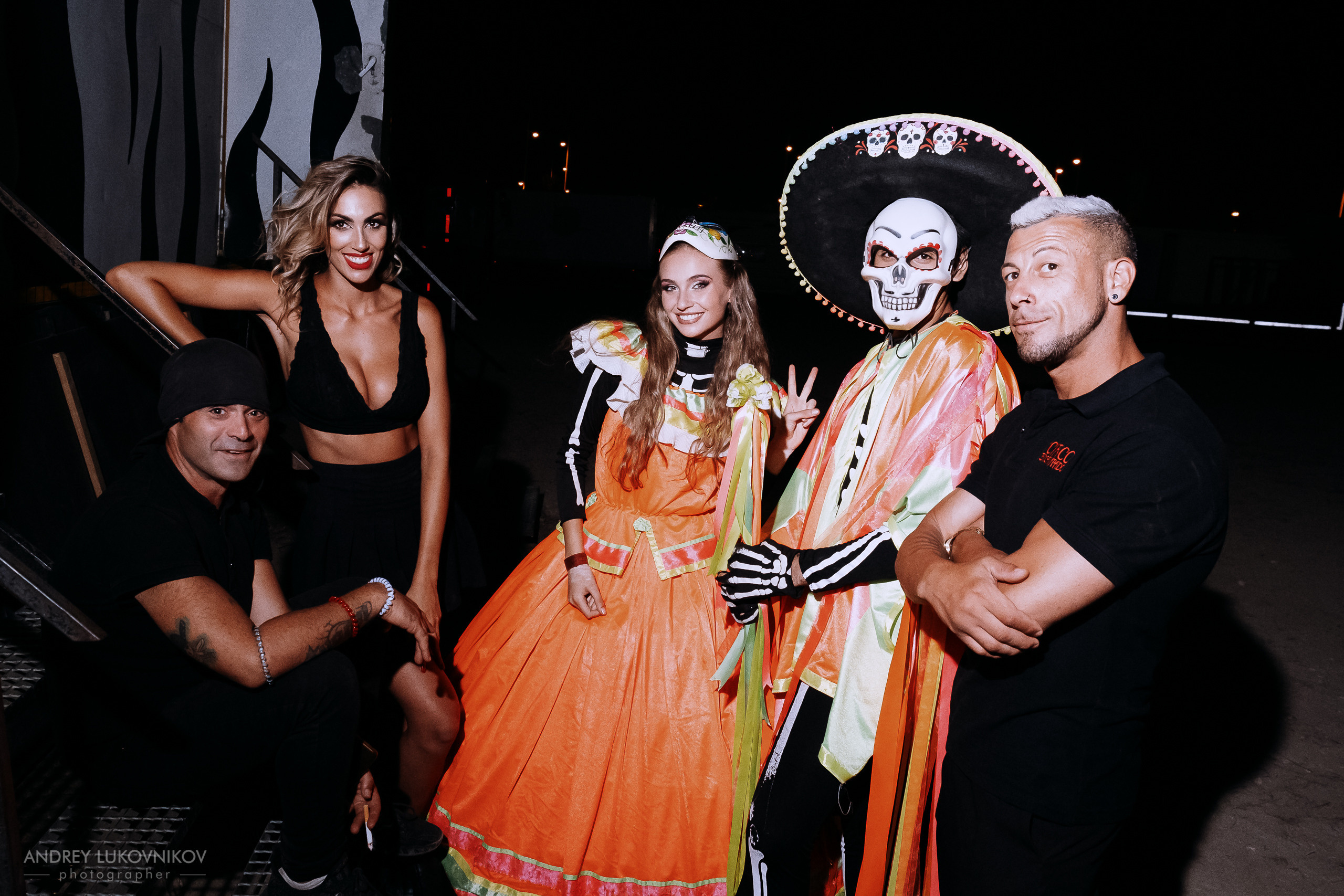 Sesión de fotos entre bastidores en El Circo Encantado: la vida de los artistas tras bambalinas