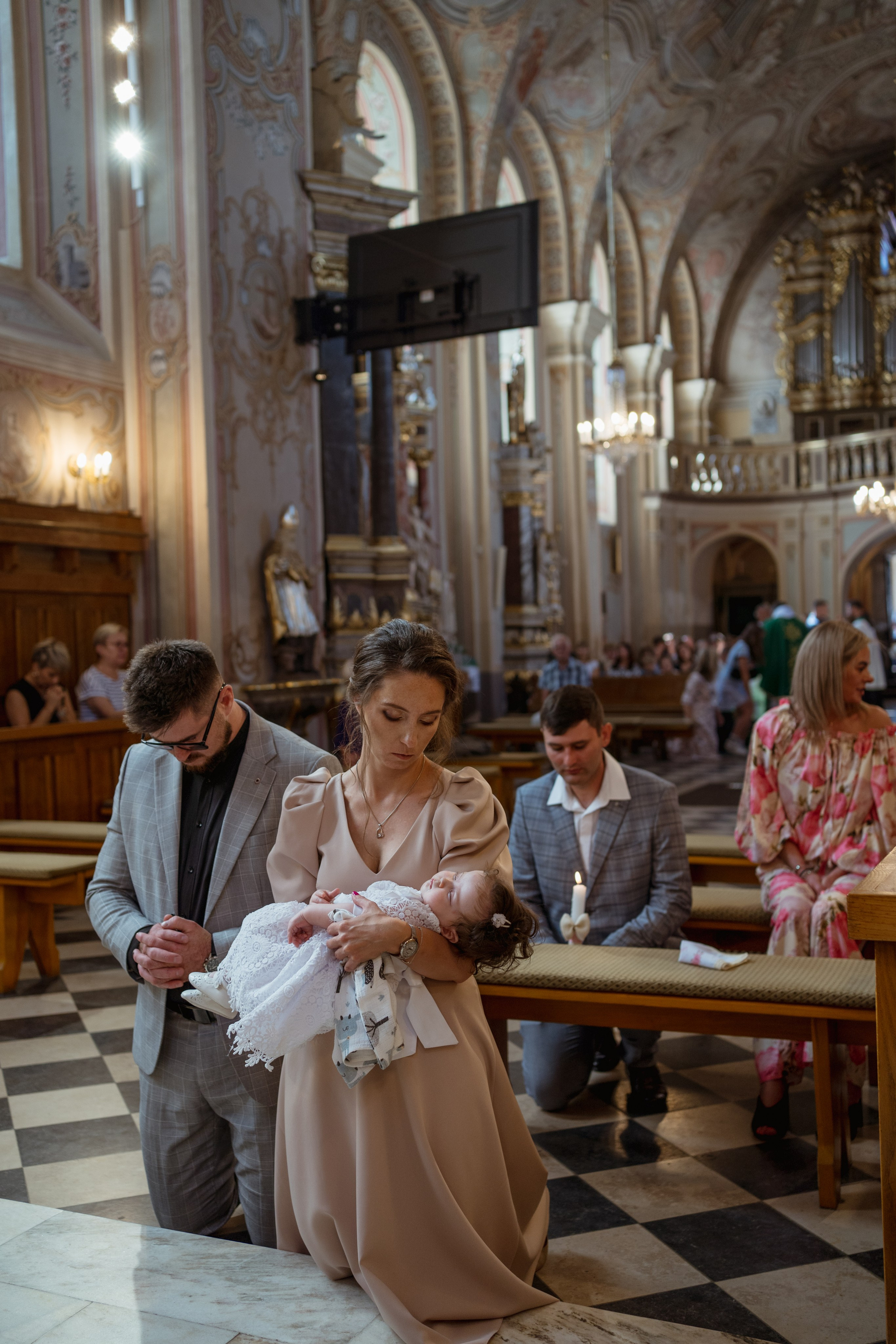 Reportaż z okazji Chrztu Świętego w Łodzi. Fotograf Łódź - sesja ciążowa, noworodkowa, dziecięca. Studio w Łodzi