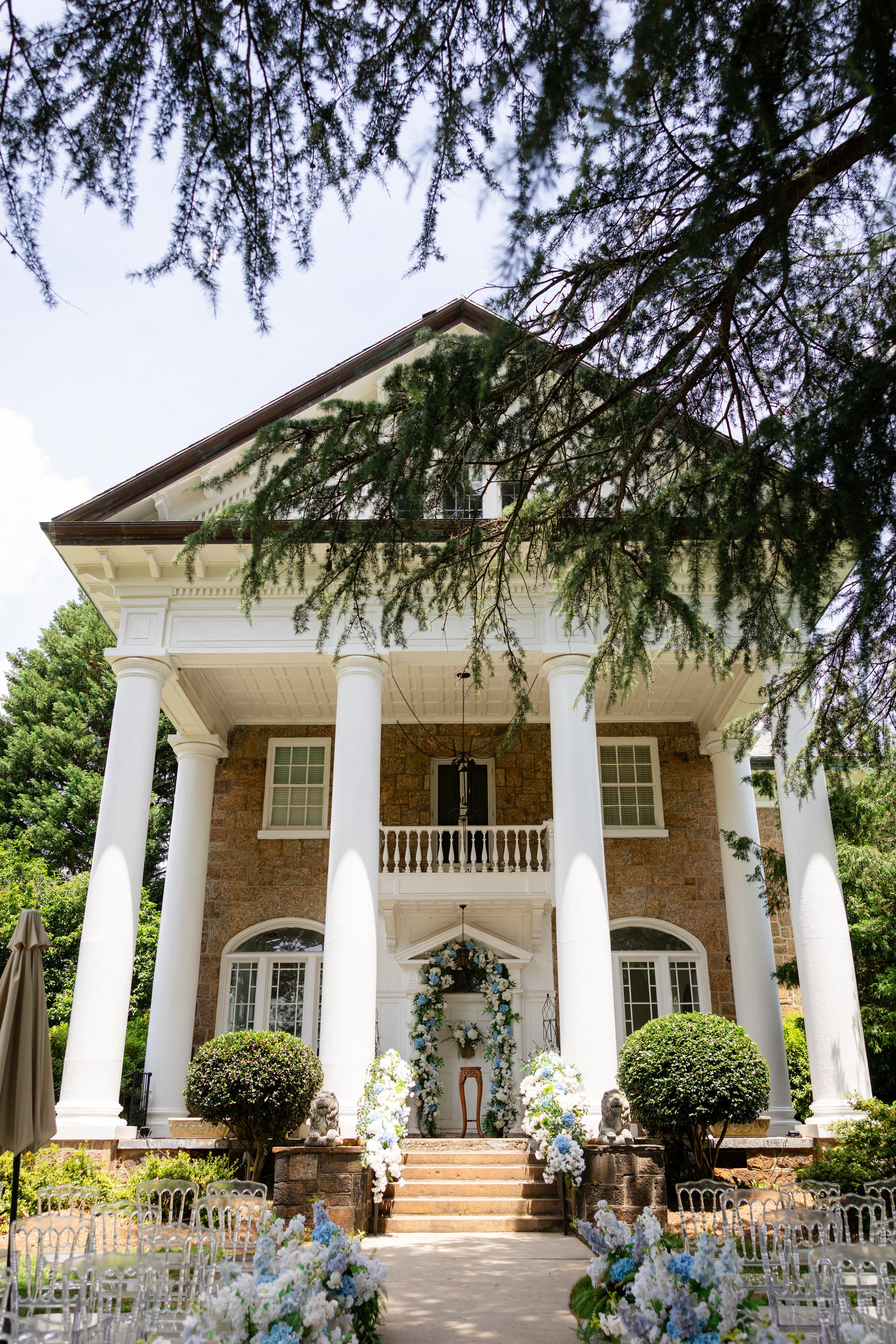Lester & Annalise’s Romantic Summer Wedding at Gassaway Mansion in Greenville, SC. Wedding and portrait photography in Greenville SC