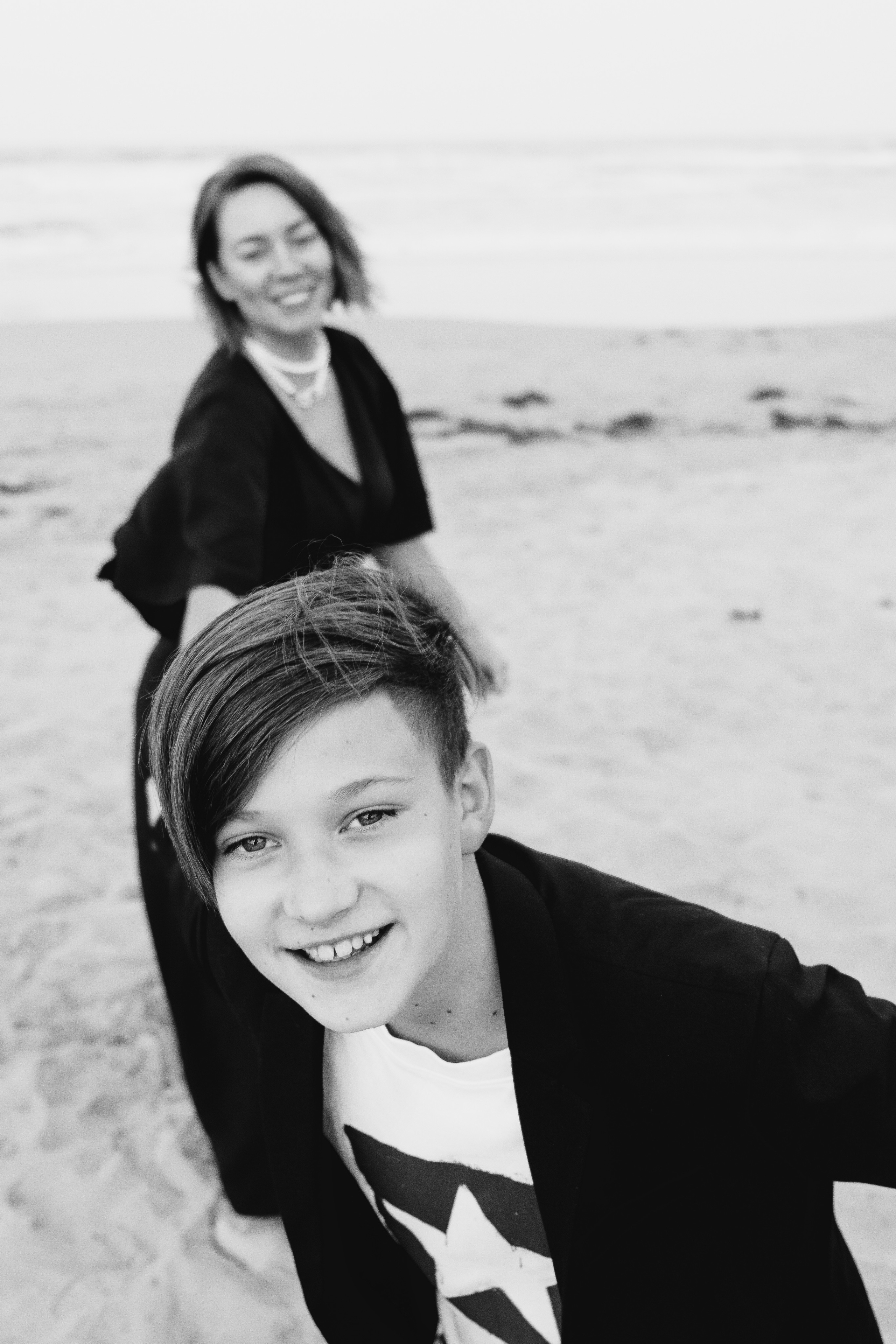 Atmospheric family photo session on the beach