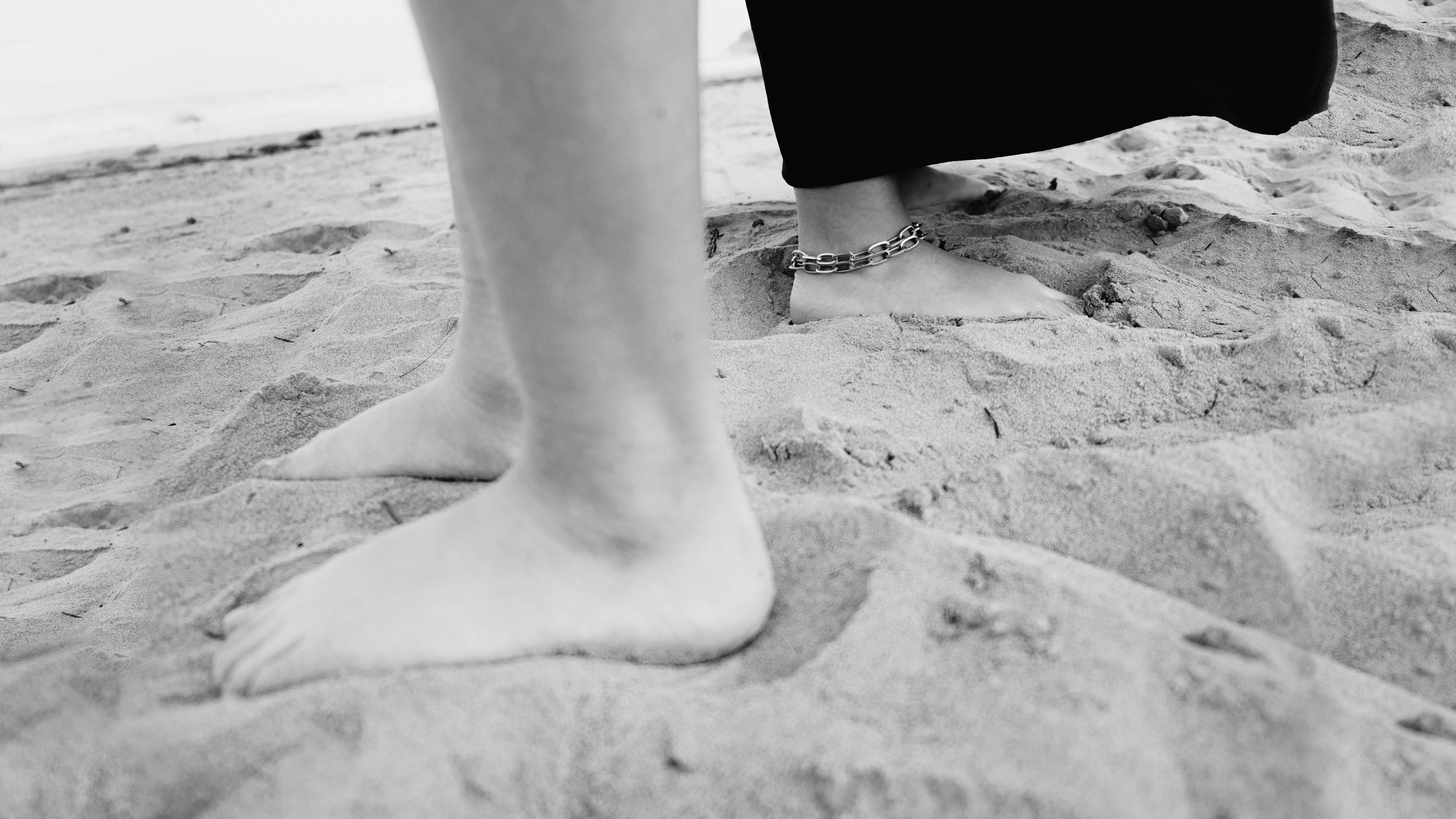 Atmospheric family photo session on the beach