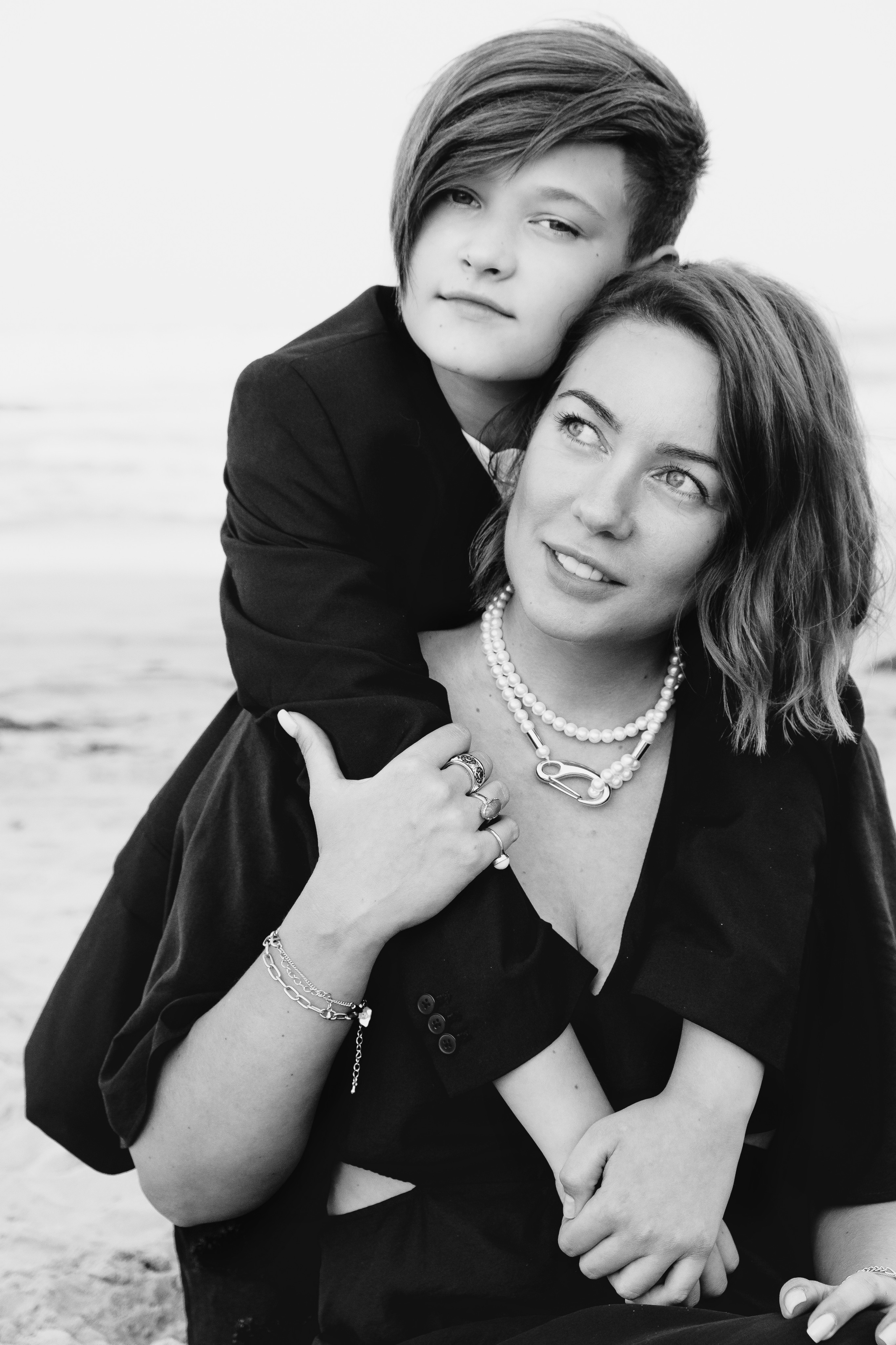 Atmospheric family photo session on the beach