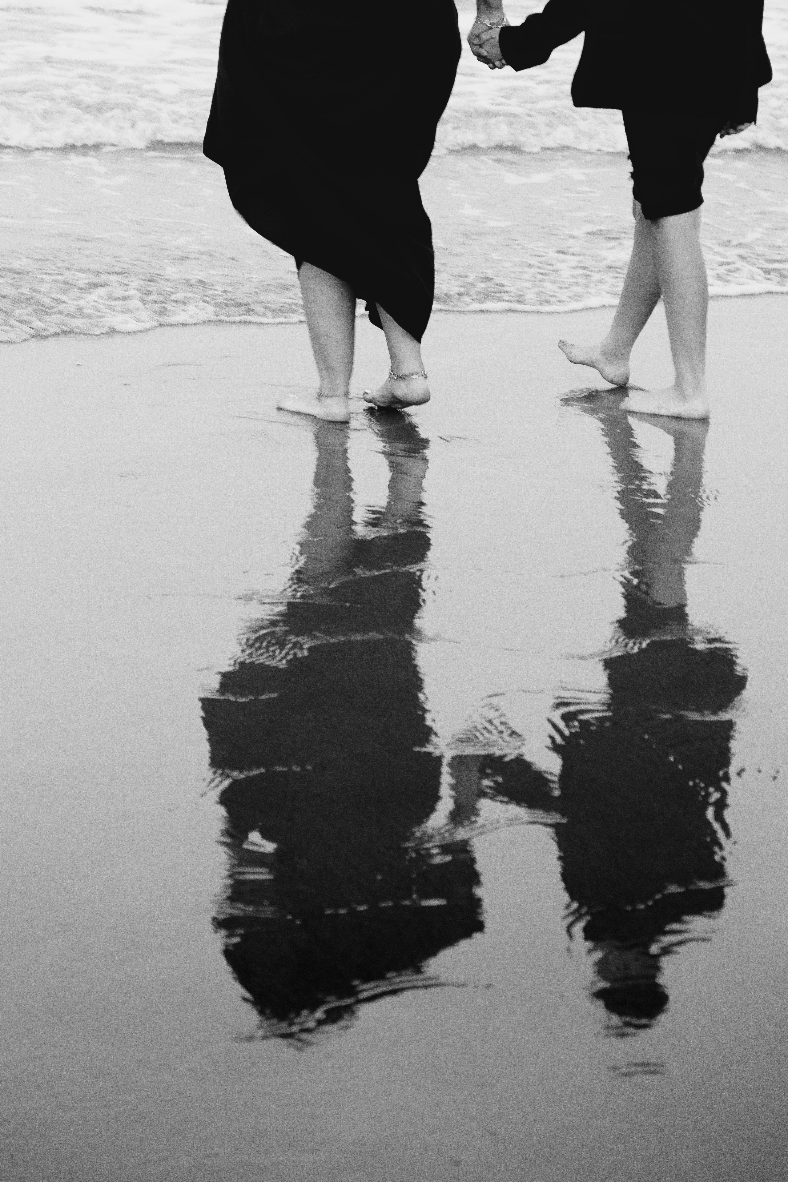 Atmospheric family photo session on the beach