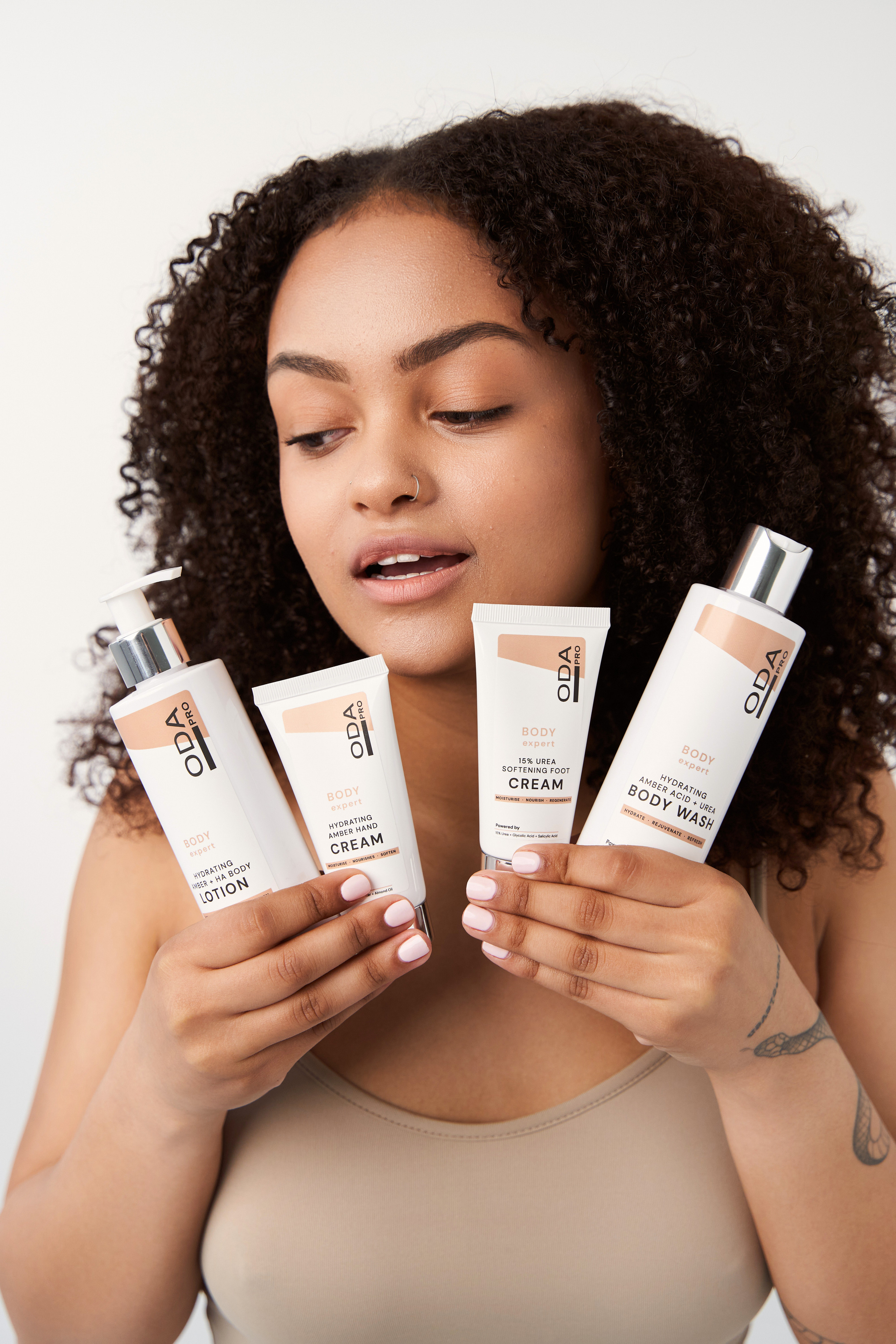 ODA PRO fotosesija studijoje. Fotografas Jevgenijus Misevič — misevicphoto.com