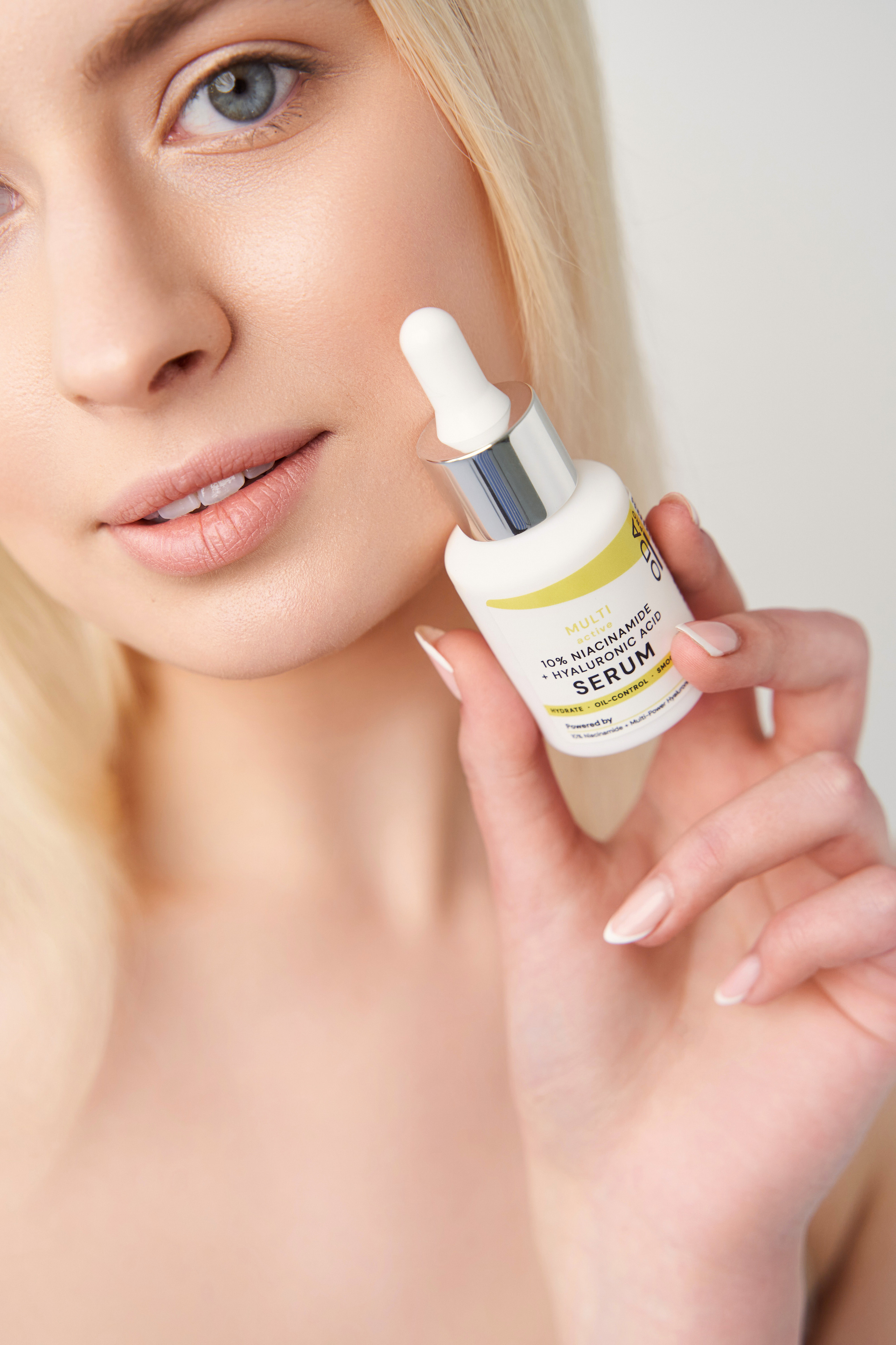 ODA PRO fotosesija studijoje. Fotografas Jevgenijus Misevič — misevicphoto.com