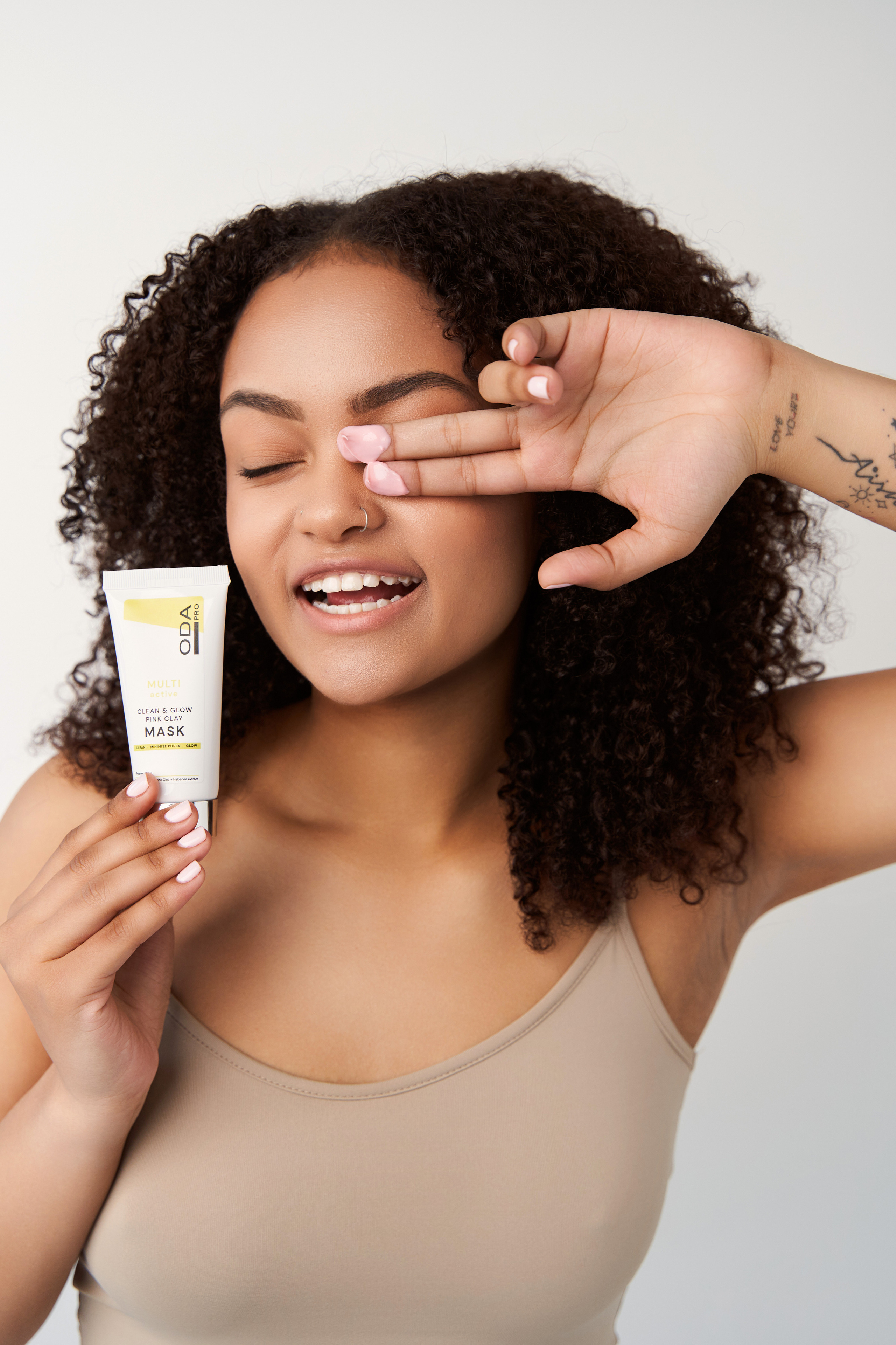 ODA PRO fotosesija studijoje. Fotografas Jevgenijus Misevič — misevicphoto.com