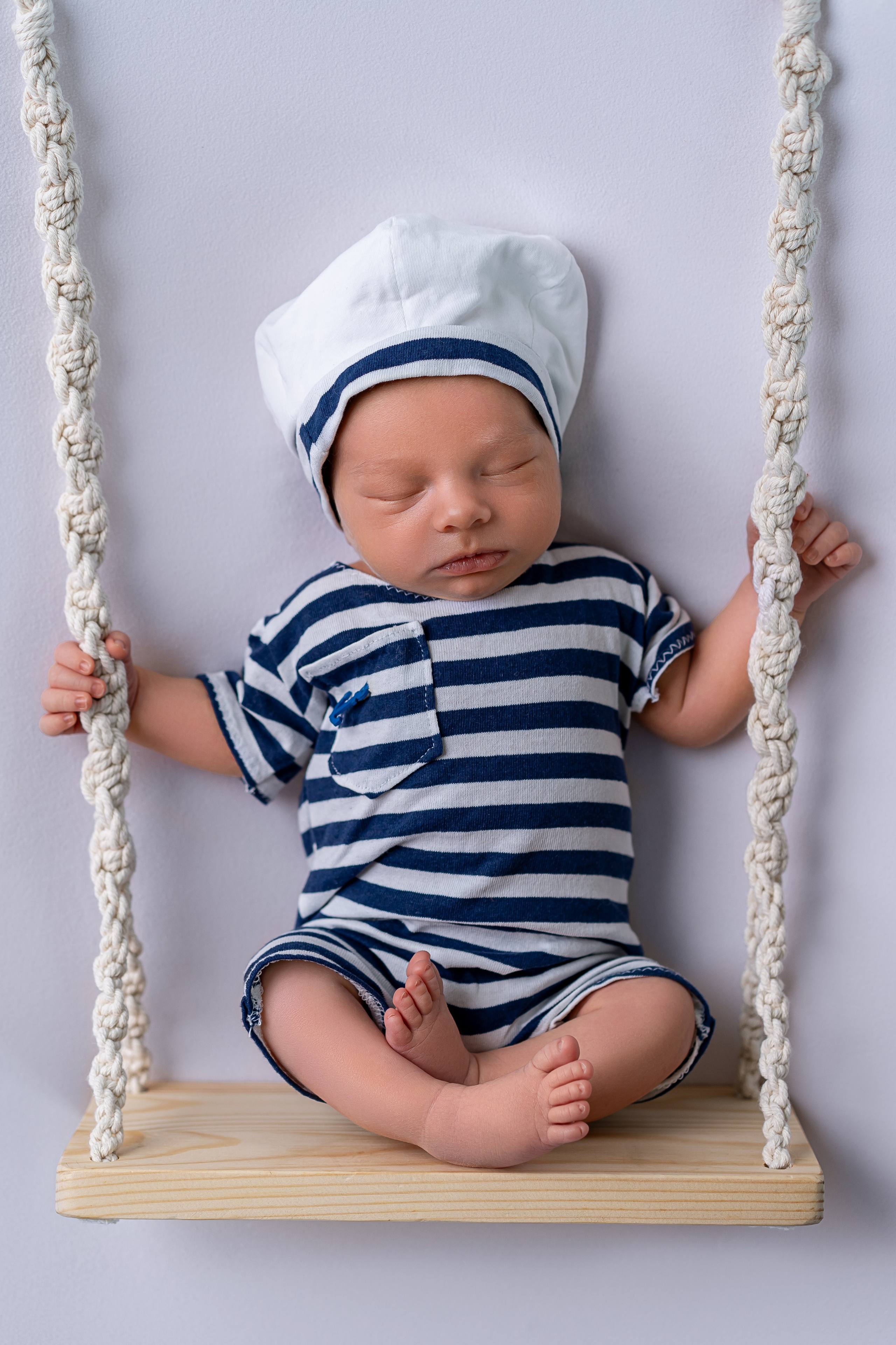 Neugeborenenfotos in Berlin – Studio oder bei Ihnen zu Hause