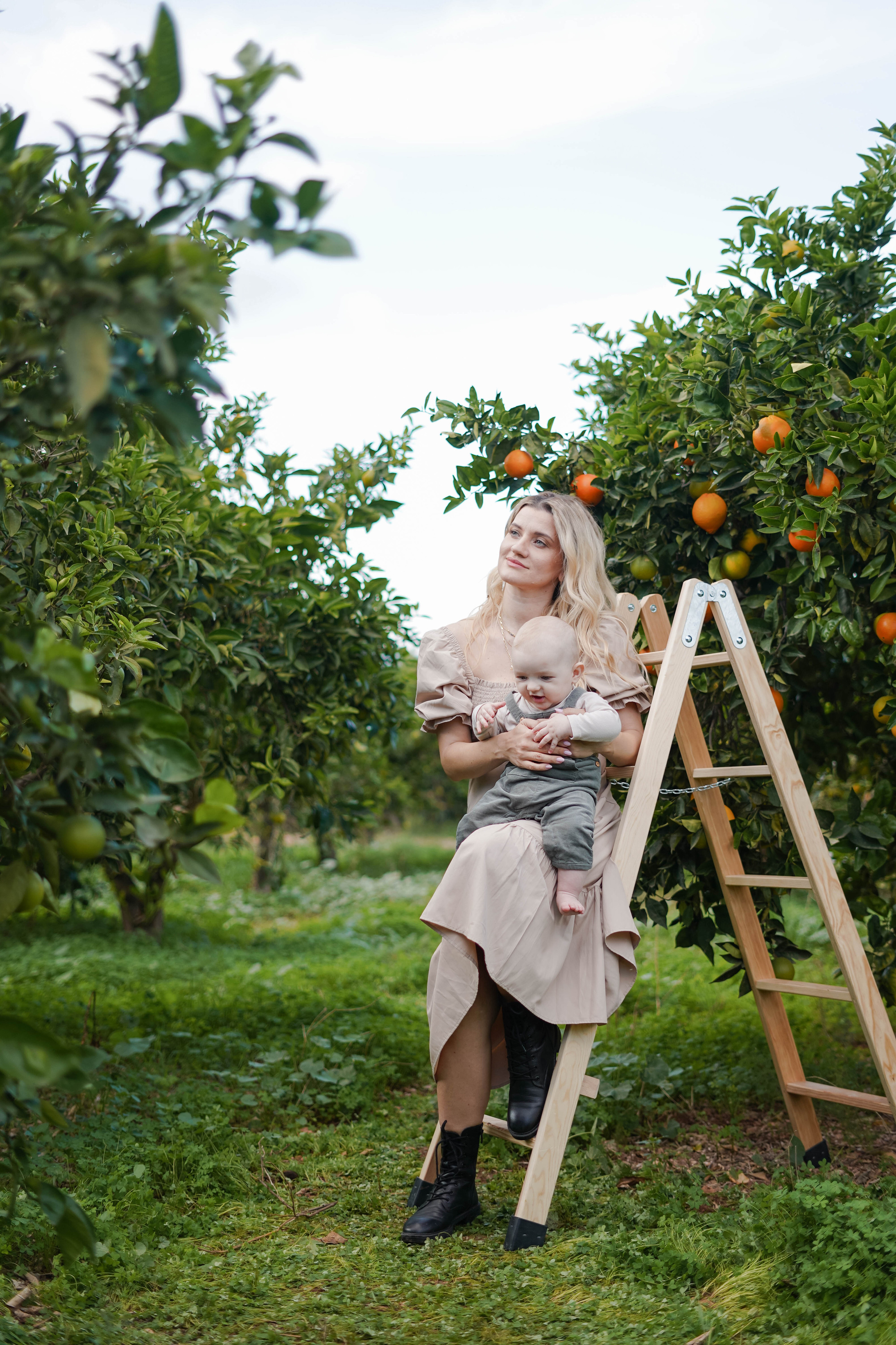Семейная в апельсиновом саду. Индивидуальный, семейный, свадебный фотограф Бенидорм Диана Меметова
