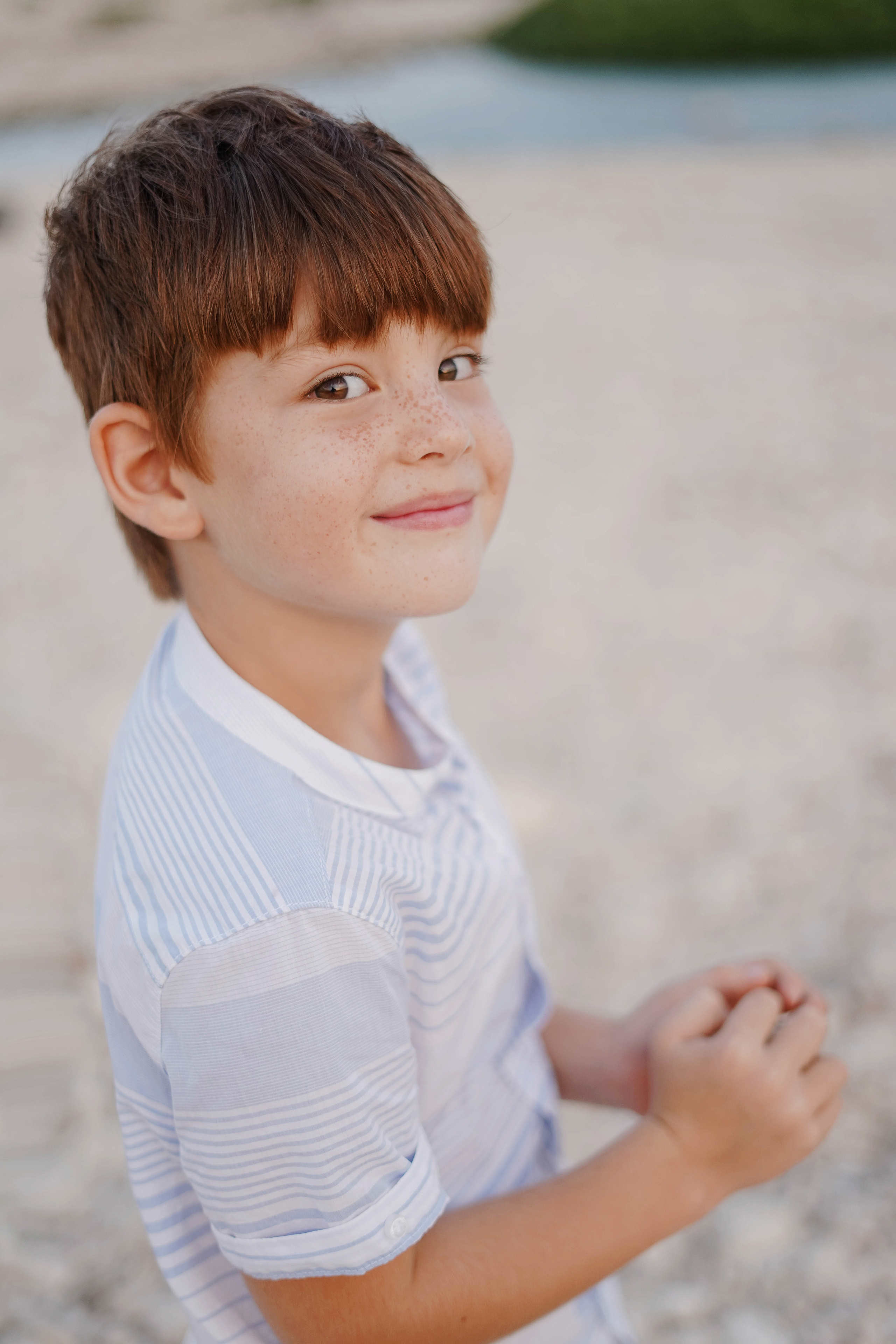 Familia en la playa. Fotografo familiar, bodas, reportaje Diana Memetova Alicante, Benidorm