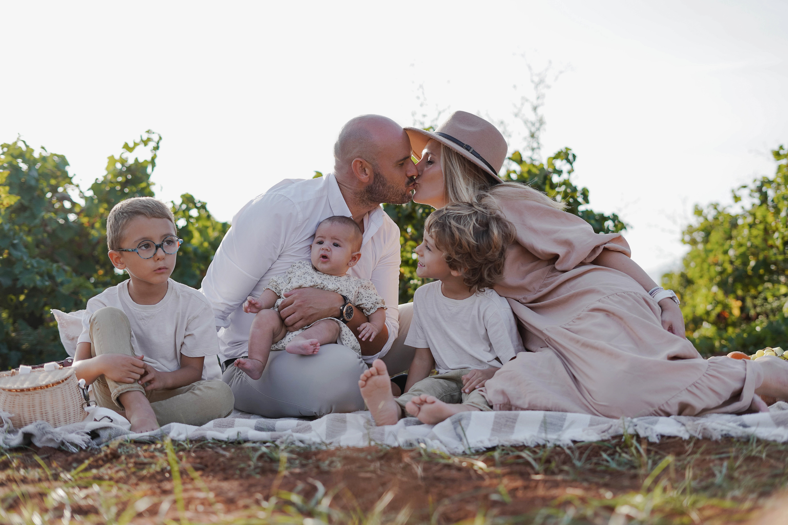 Семейная фотосессия в виноградниках Испания. Fotografo familiar, bodas, reportaje Diana Memetova Alicante, Benidorm