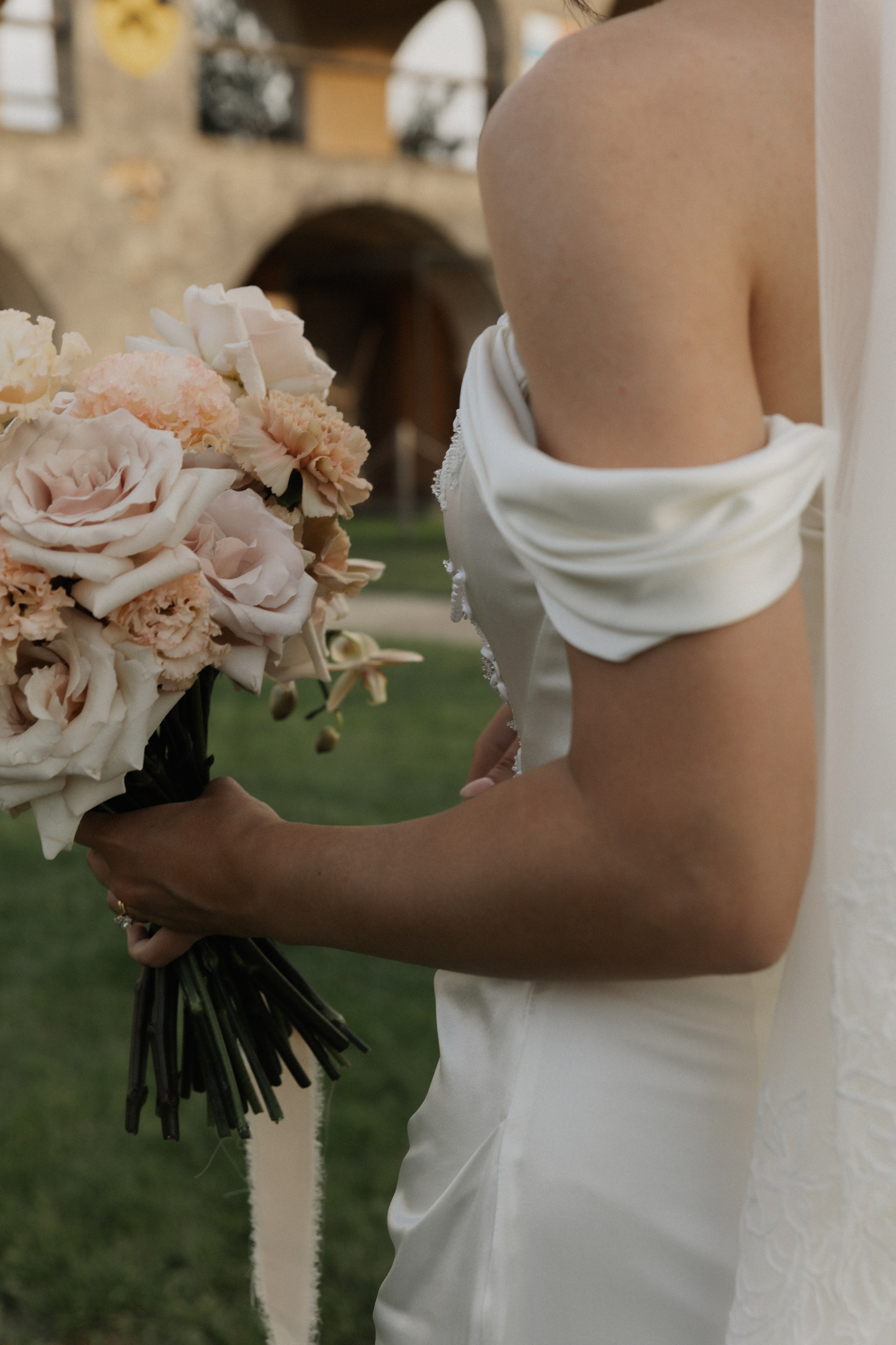 Elegant Castle Wedding in Austria | Alwin & Ruth’s Fairytale Celebration. Wedding photographer and videographer based in Timisoara, Romania