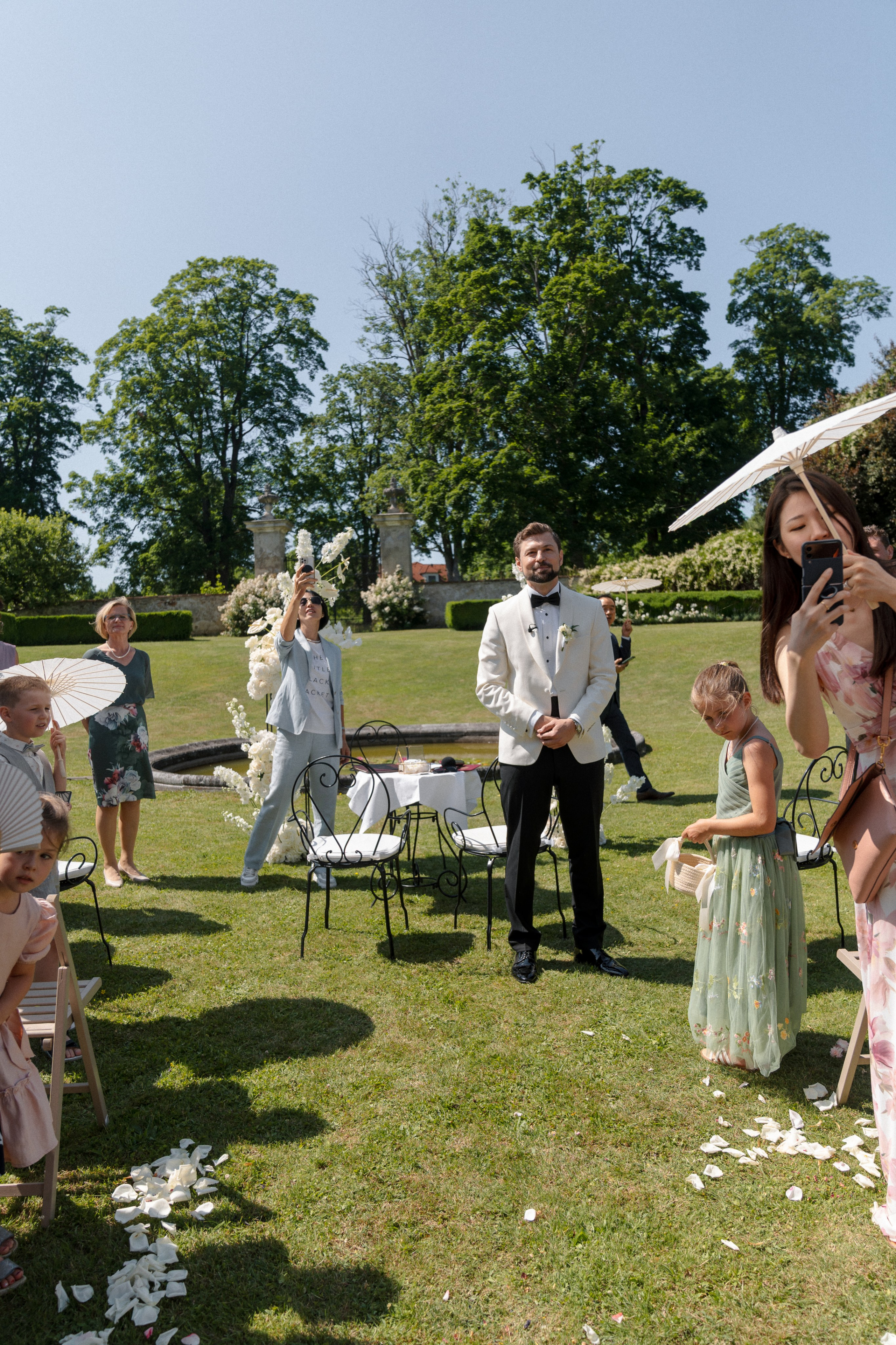 Susan & George · Wedding at Schloss Walpersdorf. Raw Studio: Capturing Elegant weddings accross Europe