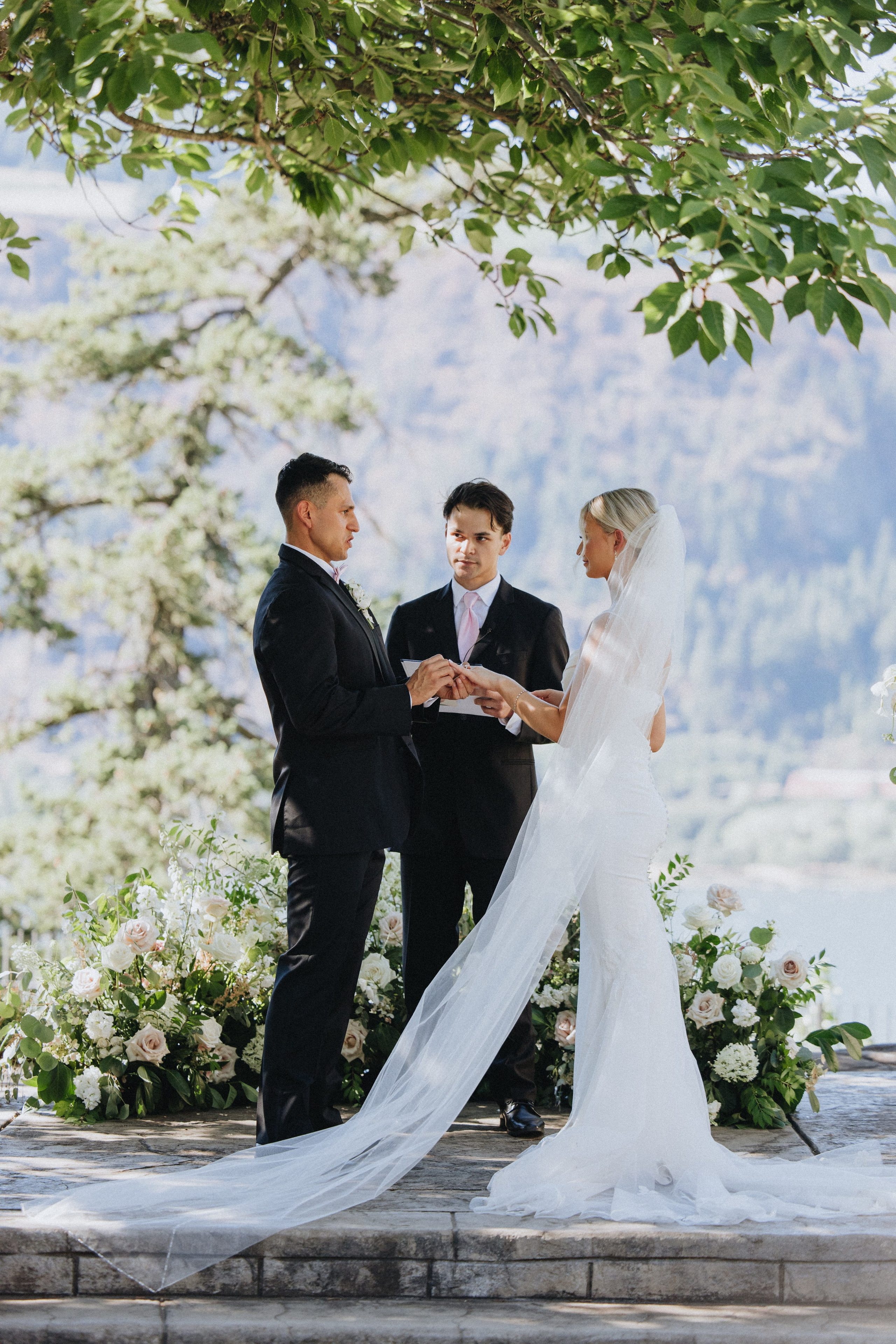 Brook & Richard's Wedding in Portland Oregon| Captured by Georgy Shishkin, Professional Wedding Photographer Seattle, Bend & Oregon Coast. Capturing Love in the Heart of the Pacific Northwes