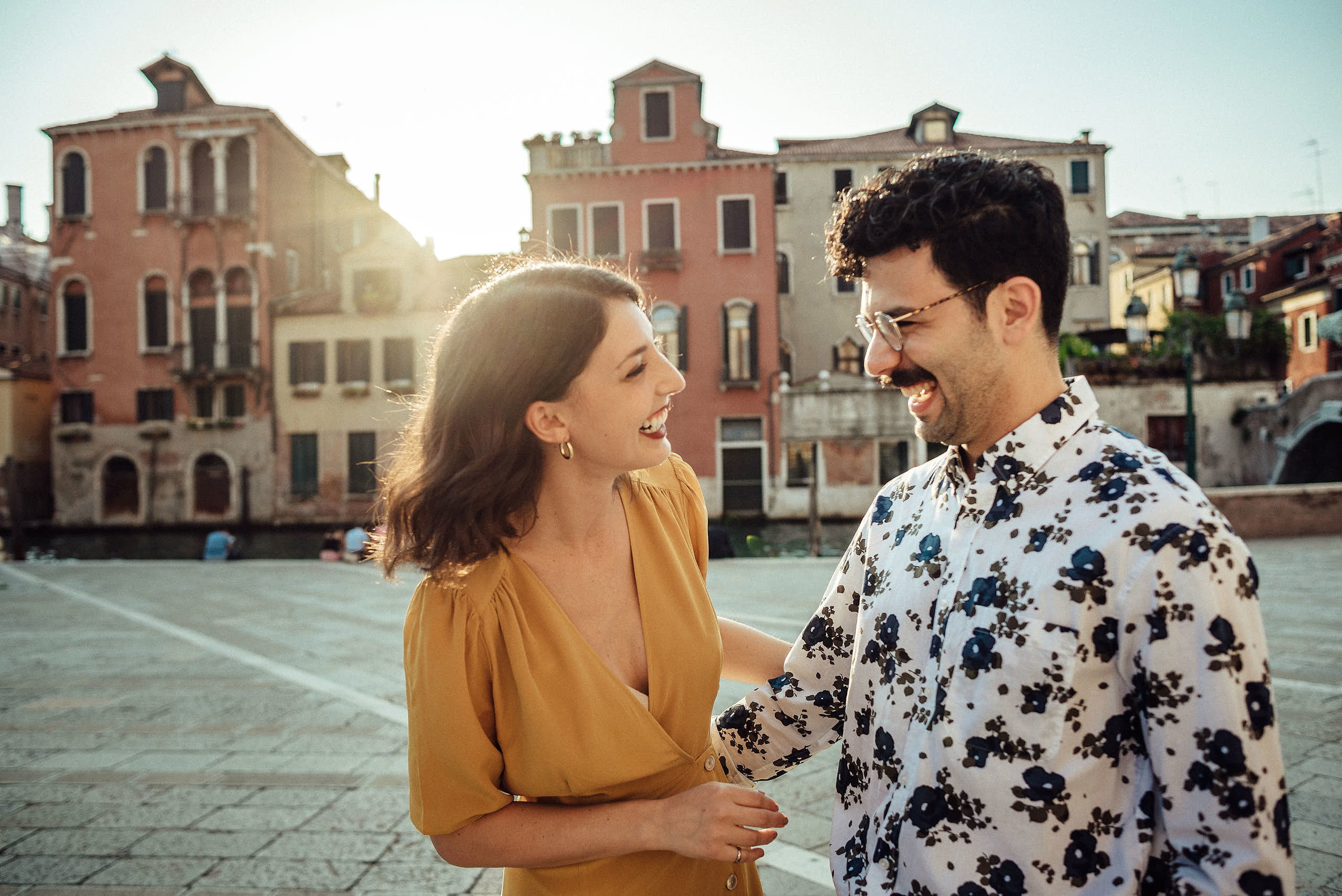 couple having fun at St giovanni e paolo square