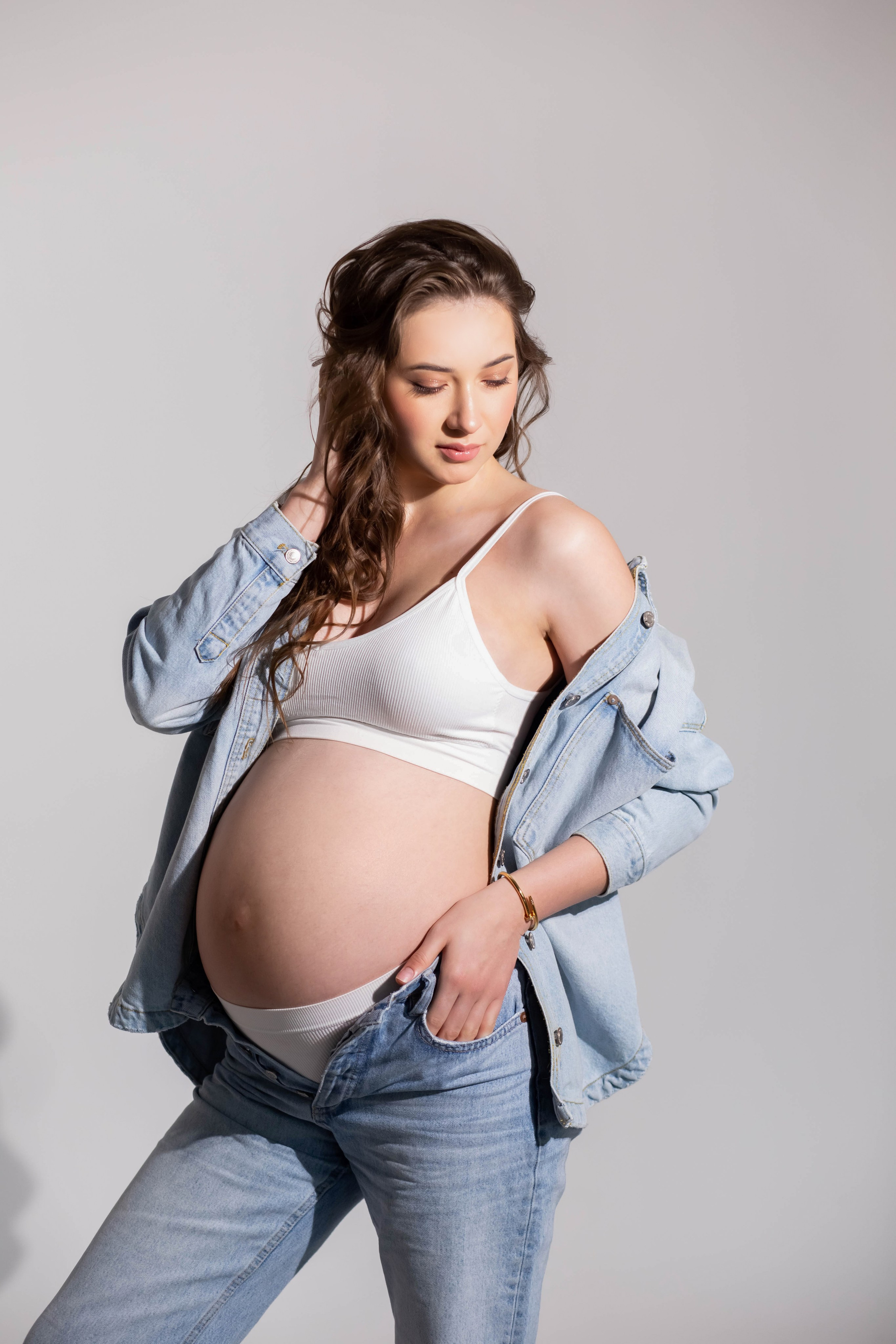 Photo shoot in minimalist style. Professional photographer in Spain