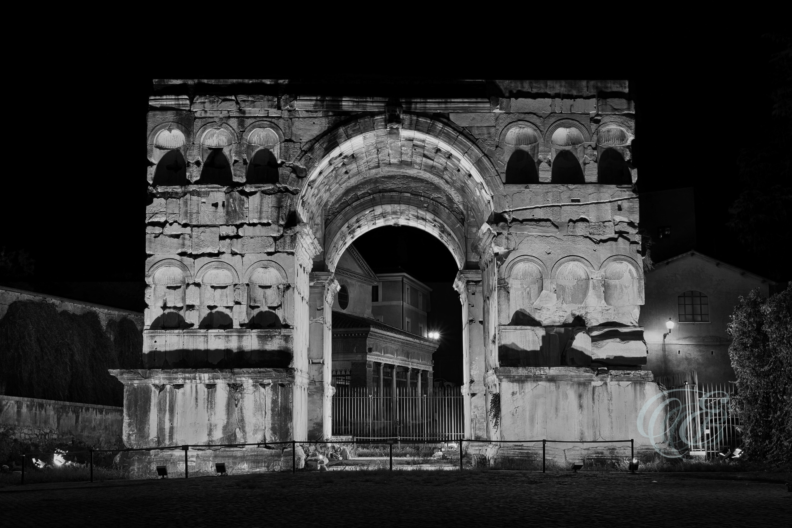 Rome Italy – The Arch of Janus timeless – B&W – Eduardo Bartoli Fine Art Photography – Timeless black-and-white photograph of the Arch of Janus in Rome, Italy, by Eduardo Bartoli.